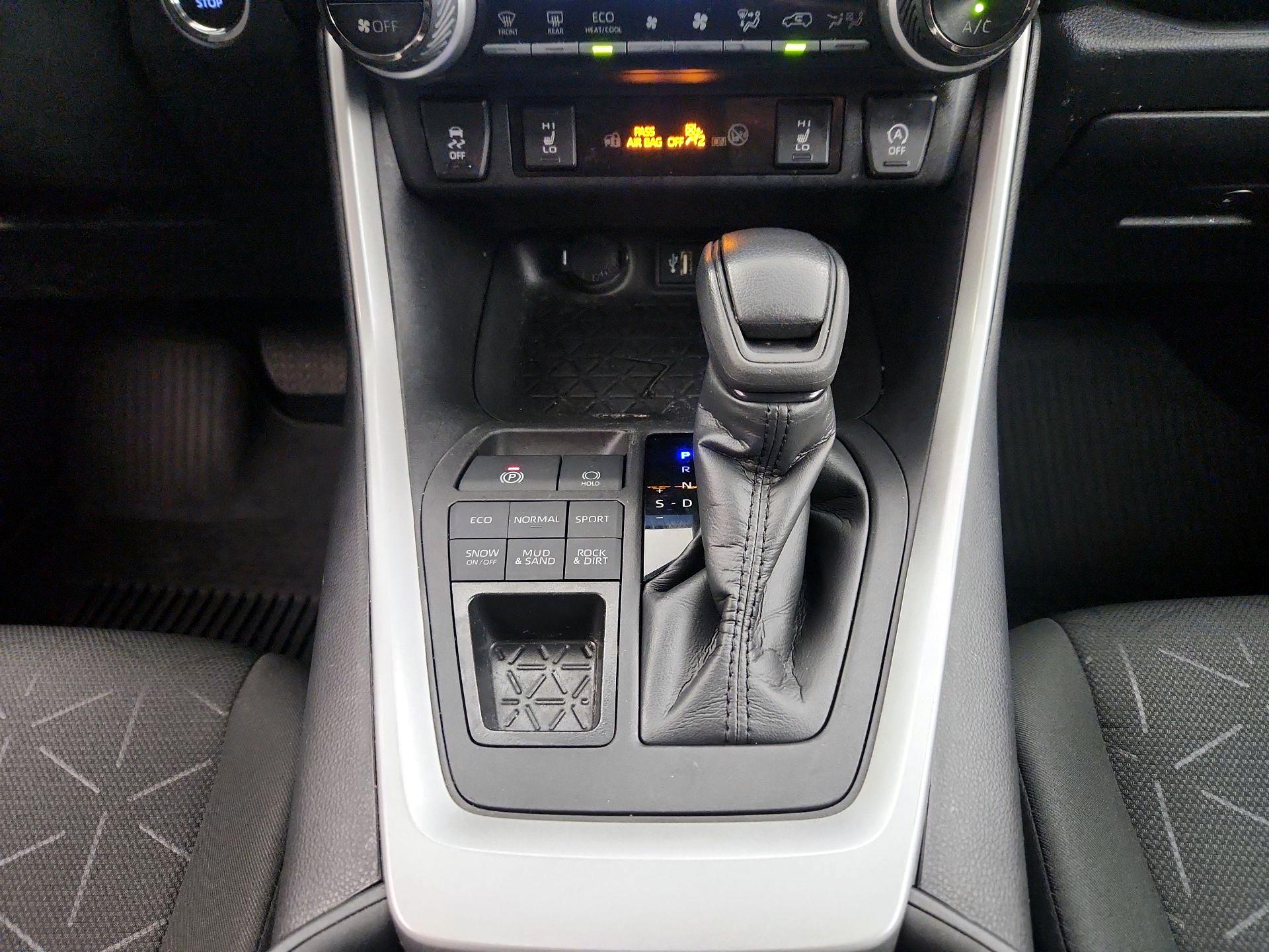 Thumbnail: 2024 Toyota RAV4 - 17