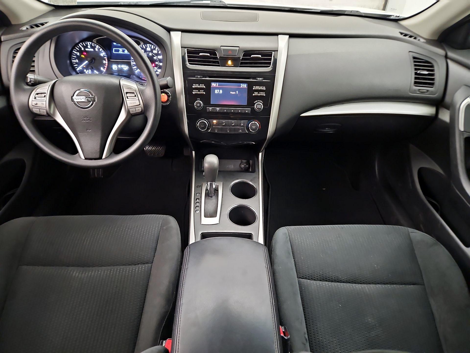 Thumbnail: 2015 Nissan Altima - 9