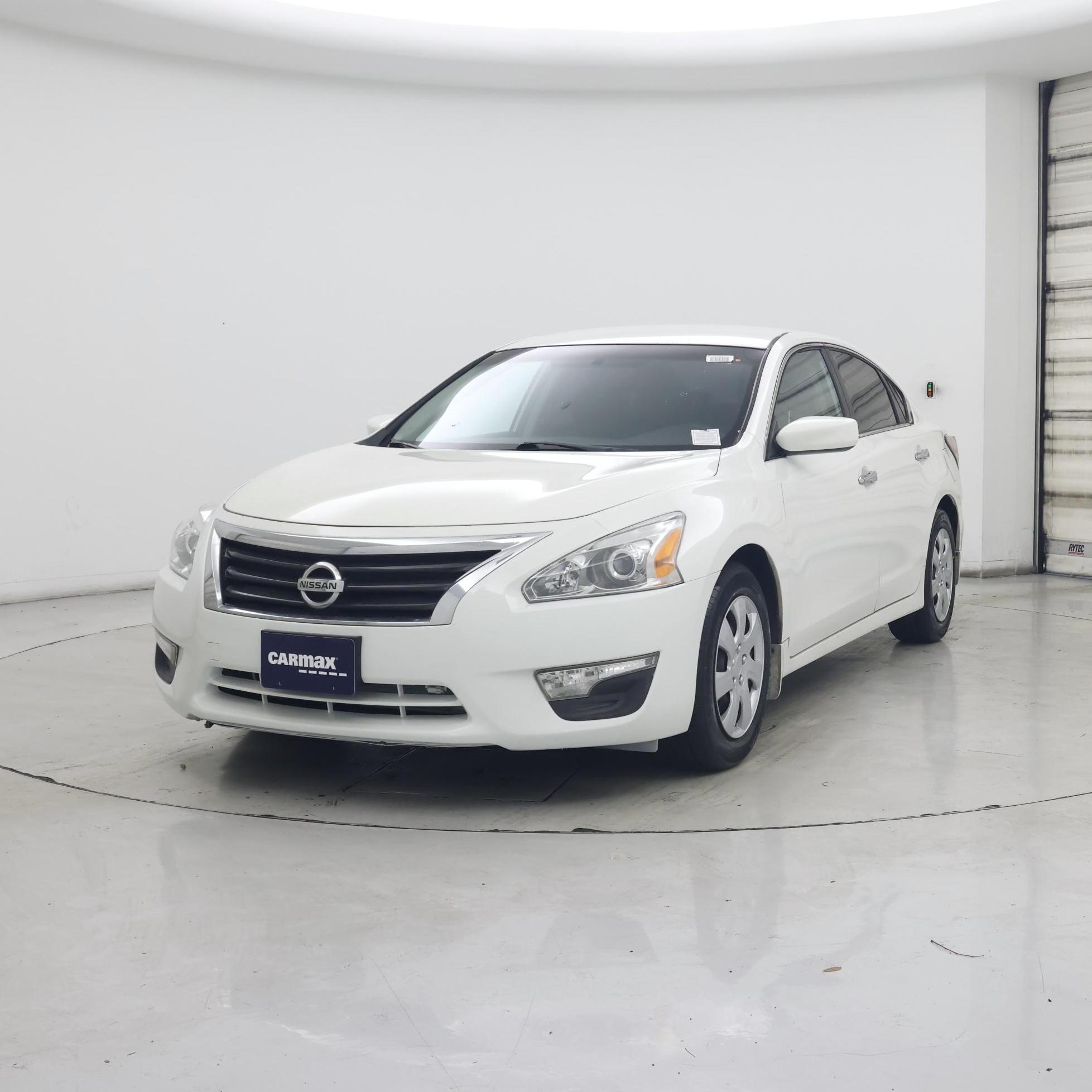 Thumbnail: 2015 Nissan Altima - 4