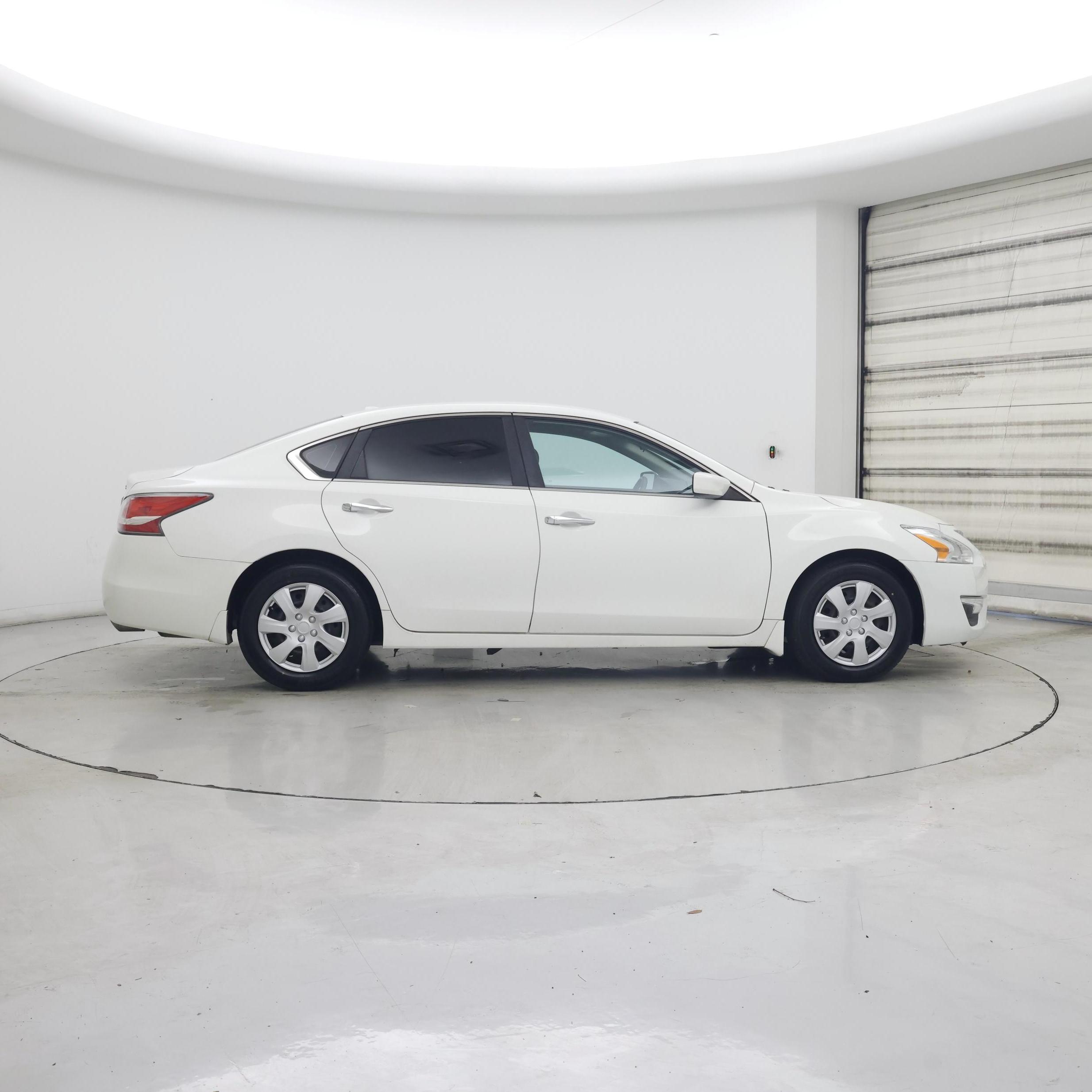 Thumbnail: 2015 Nissan Altima - 7