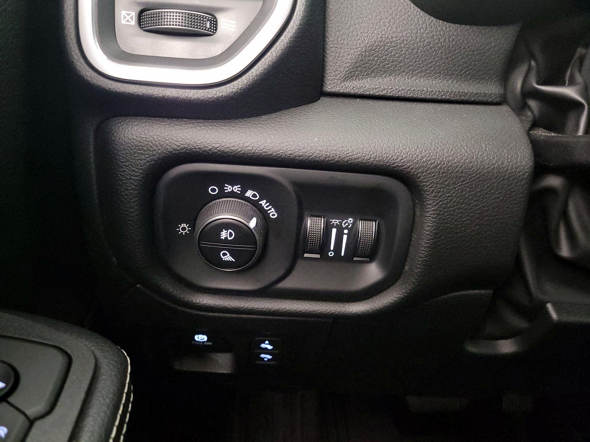 Thumbnail: 2025 RAM 1500 - 13