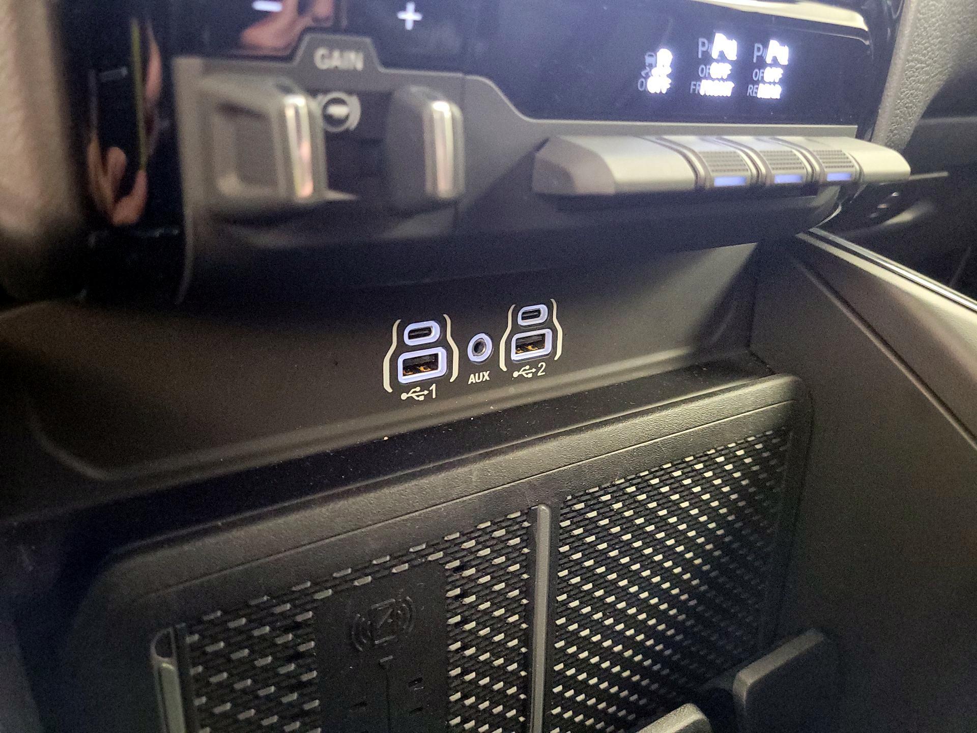 Thumbnail: 2025 RAM 1500 - 19