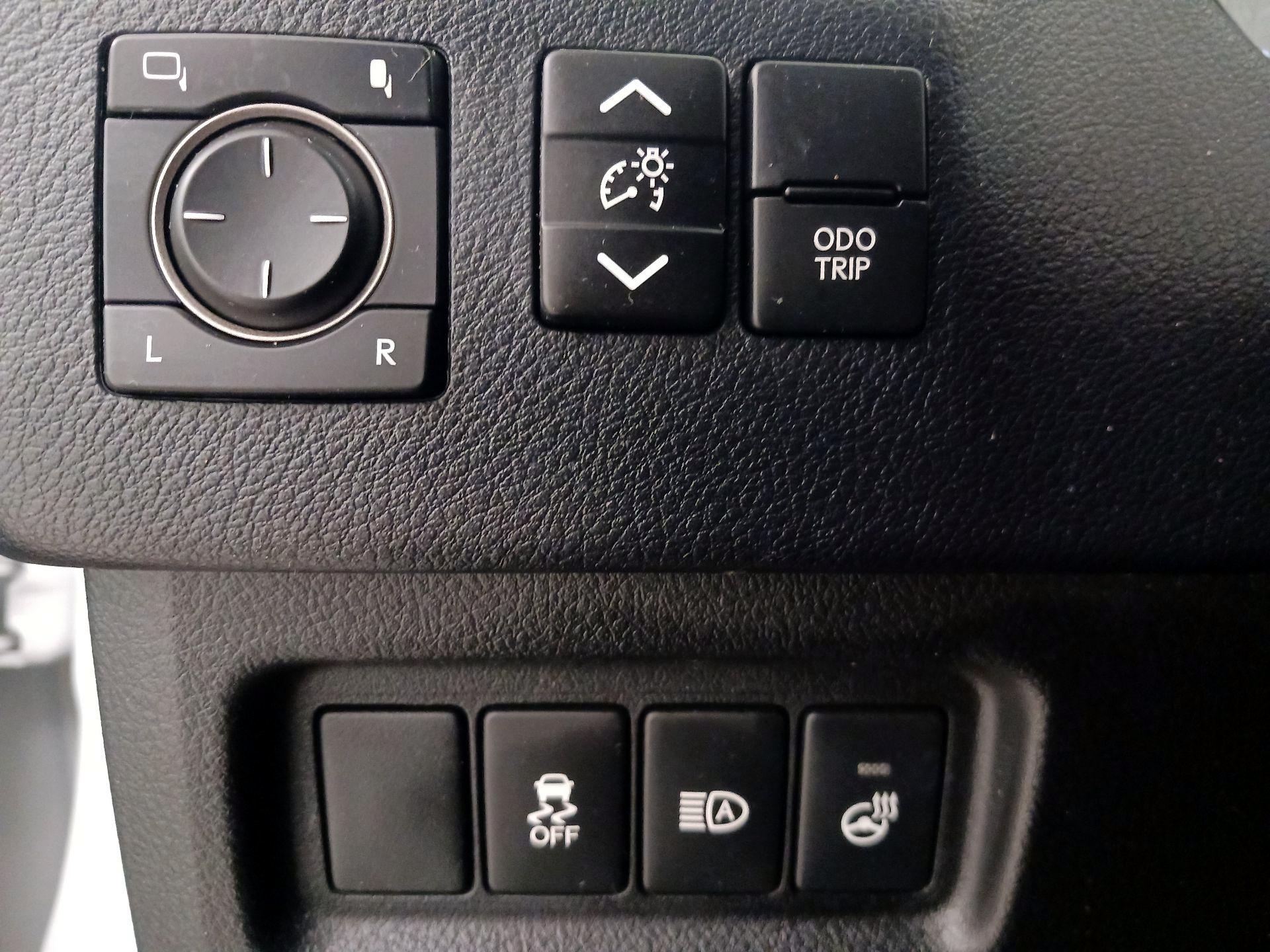 Thumbnail: 2023 Lexus GX - 13