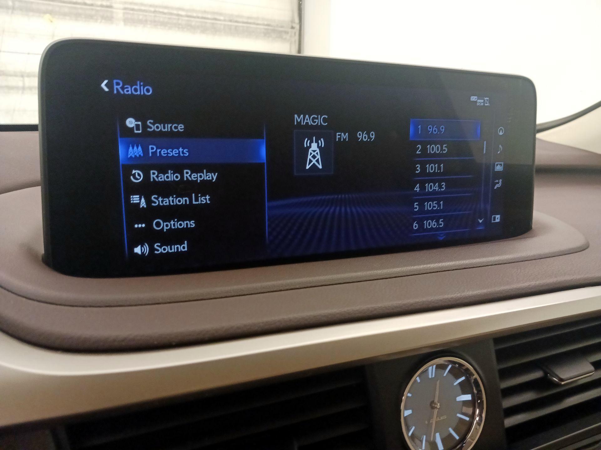 Thumbnail: 2020 Lexus RX - 16