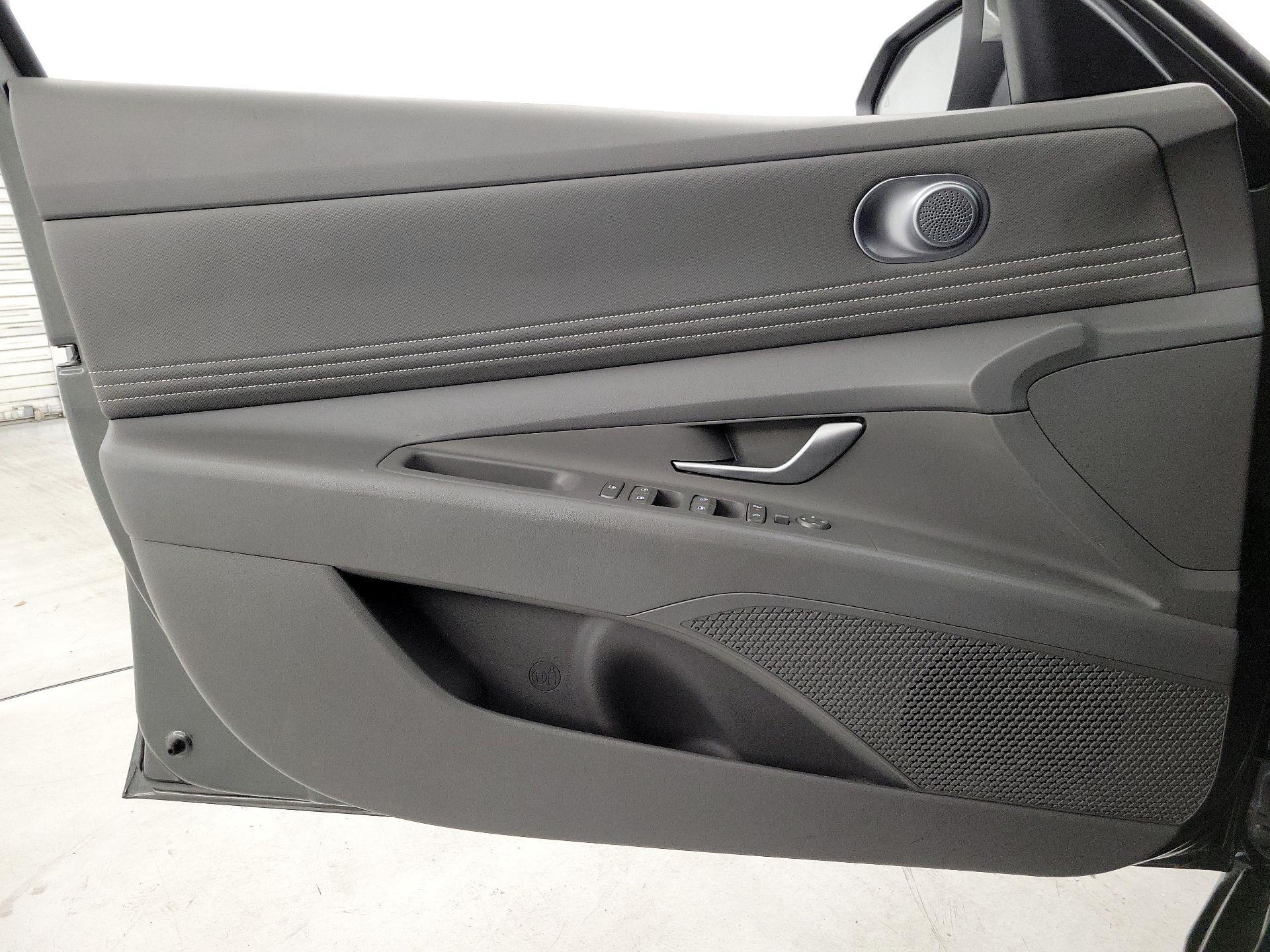 Thumbnail: 2025 Hyundai Elantra - 12