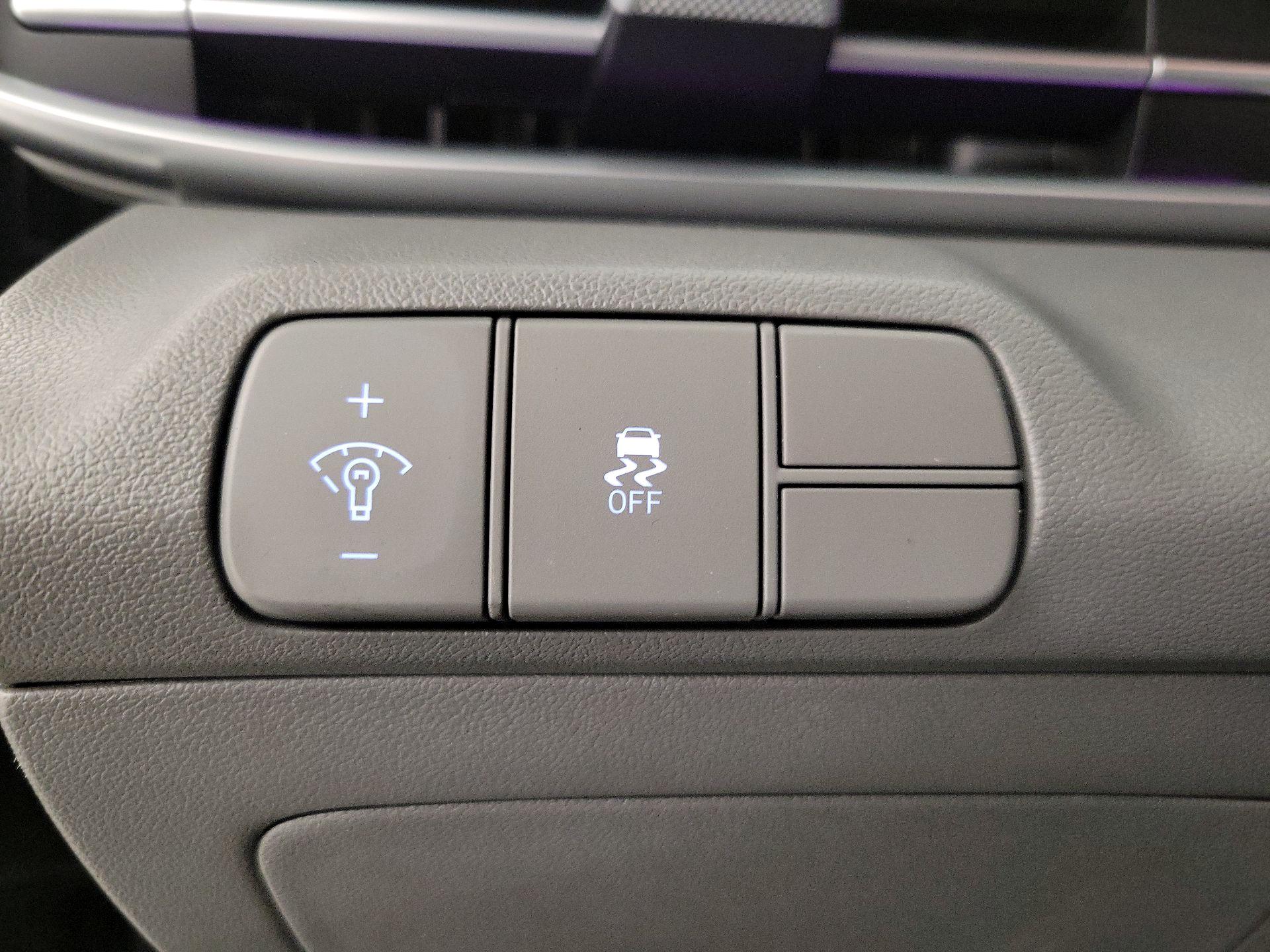 Thumbnail: 2025 Hyundai Elantra - 13