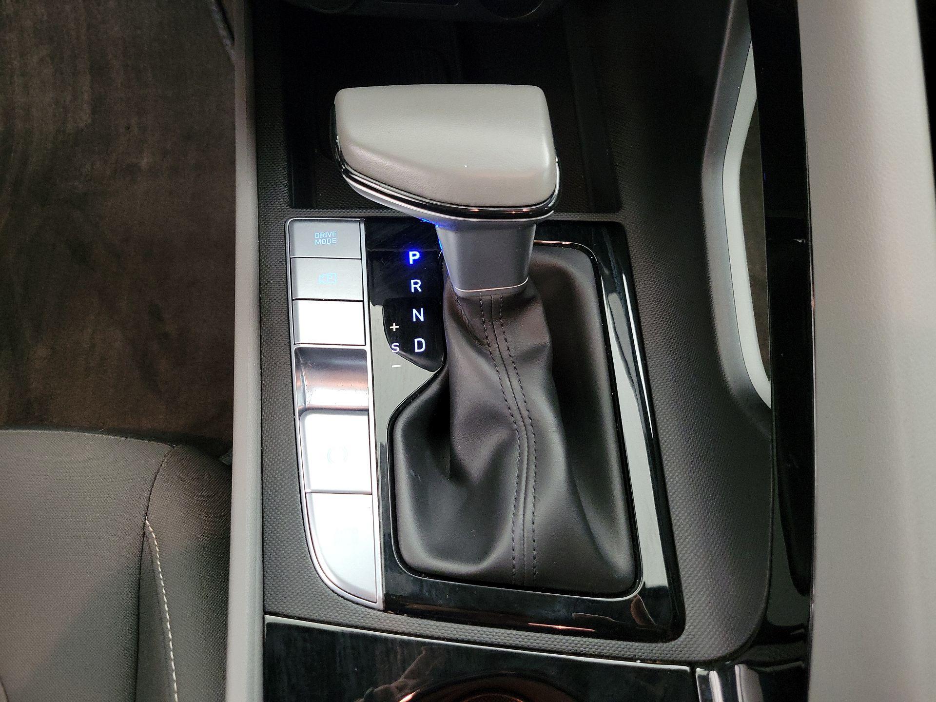 Thumbnail: 2025 Hyundai Elantra - 18