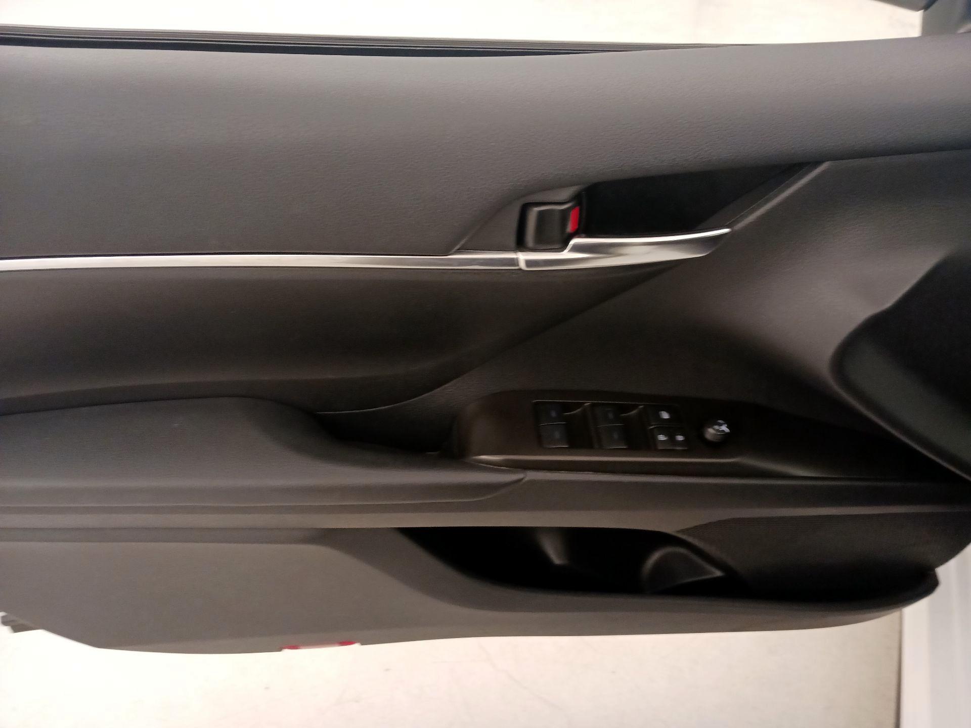 Thumbnail: 2024 Toyota Camry - 12