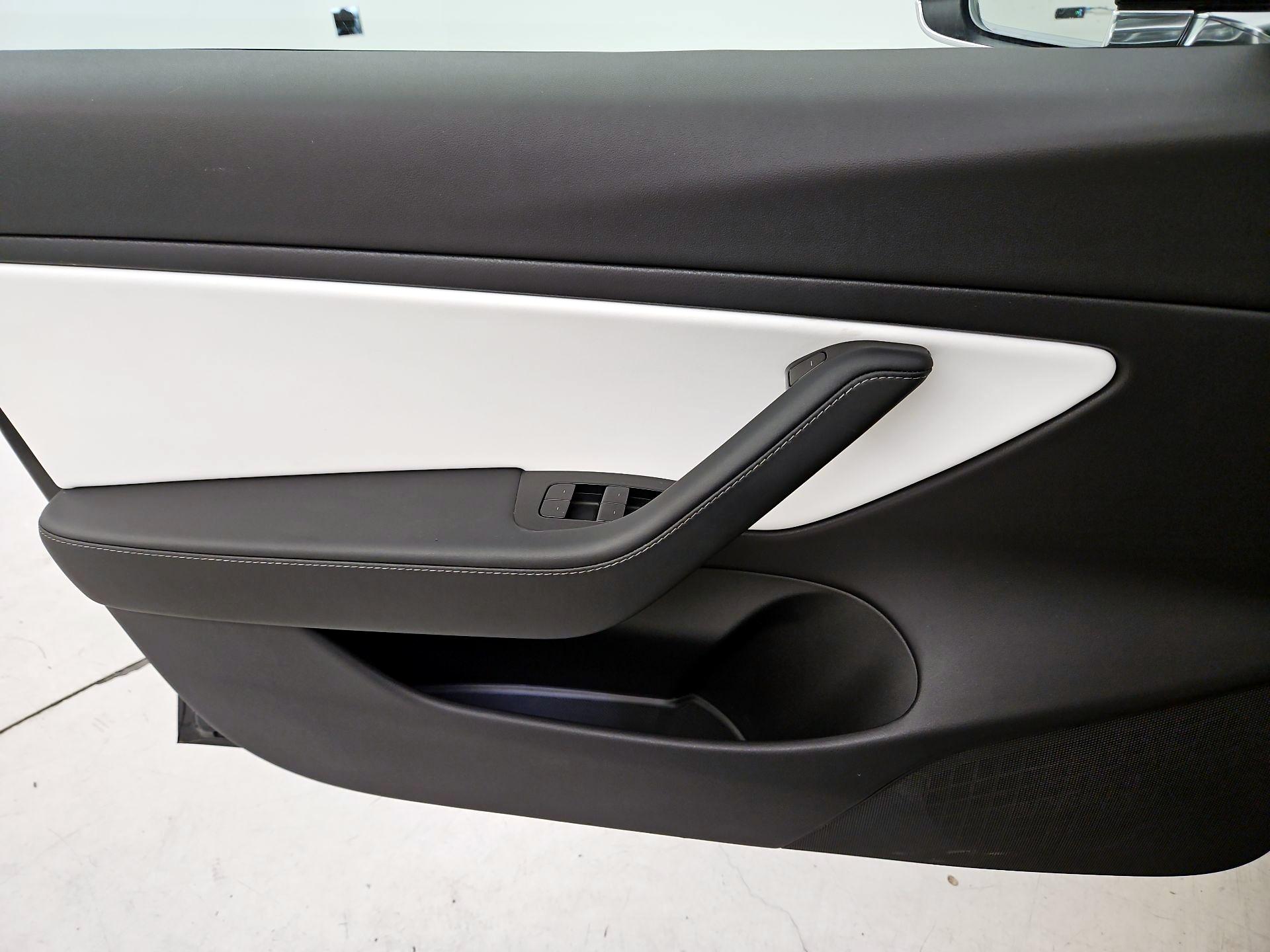 Thumbnail: 2019 Tesla Model 3 - 12