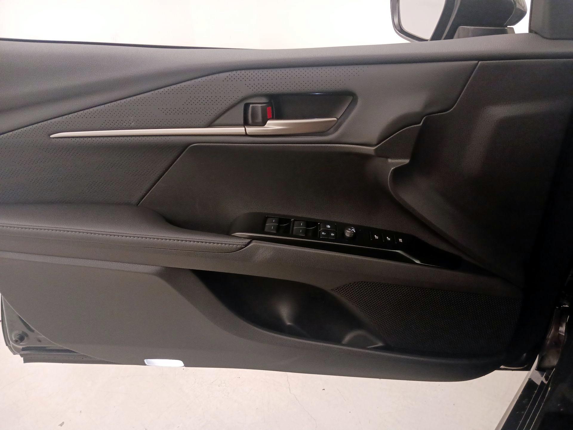 Thumbnail: 2026 Toyota Camry - 12