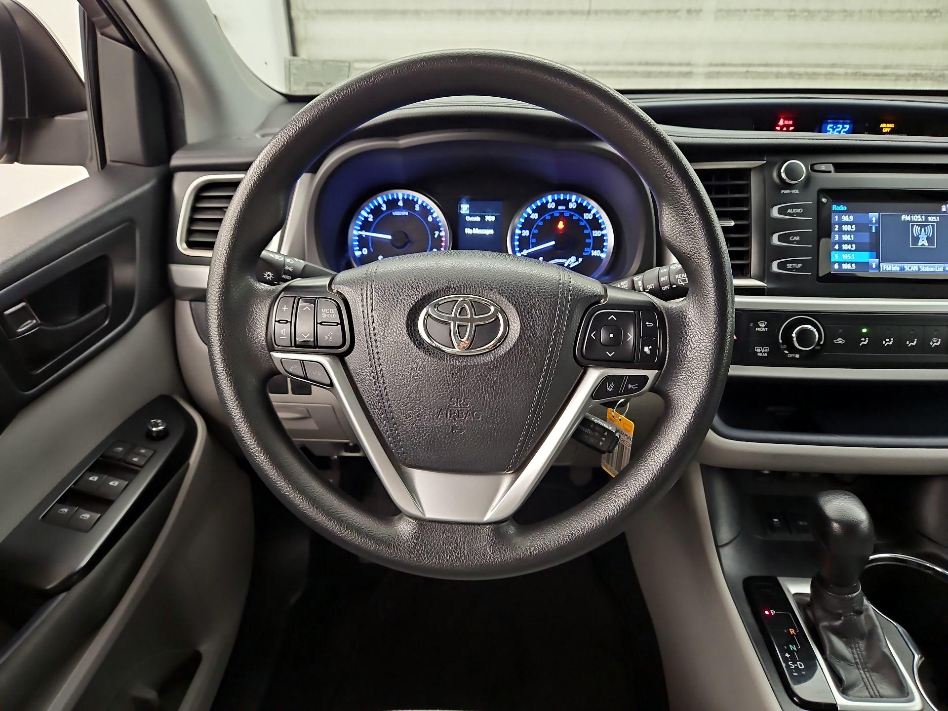 Thumbnail: 2019 Toyota Highlander - 10