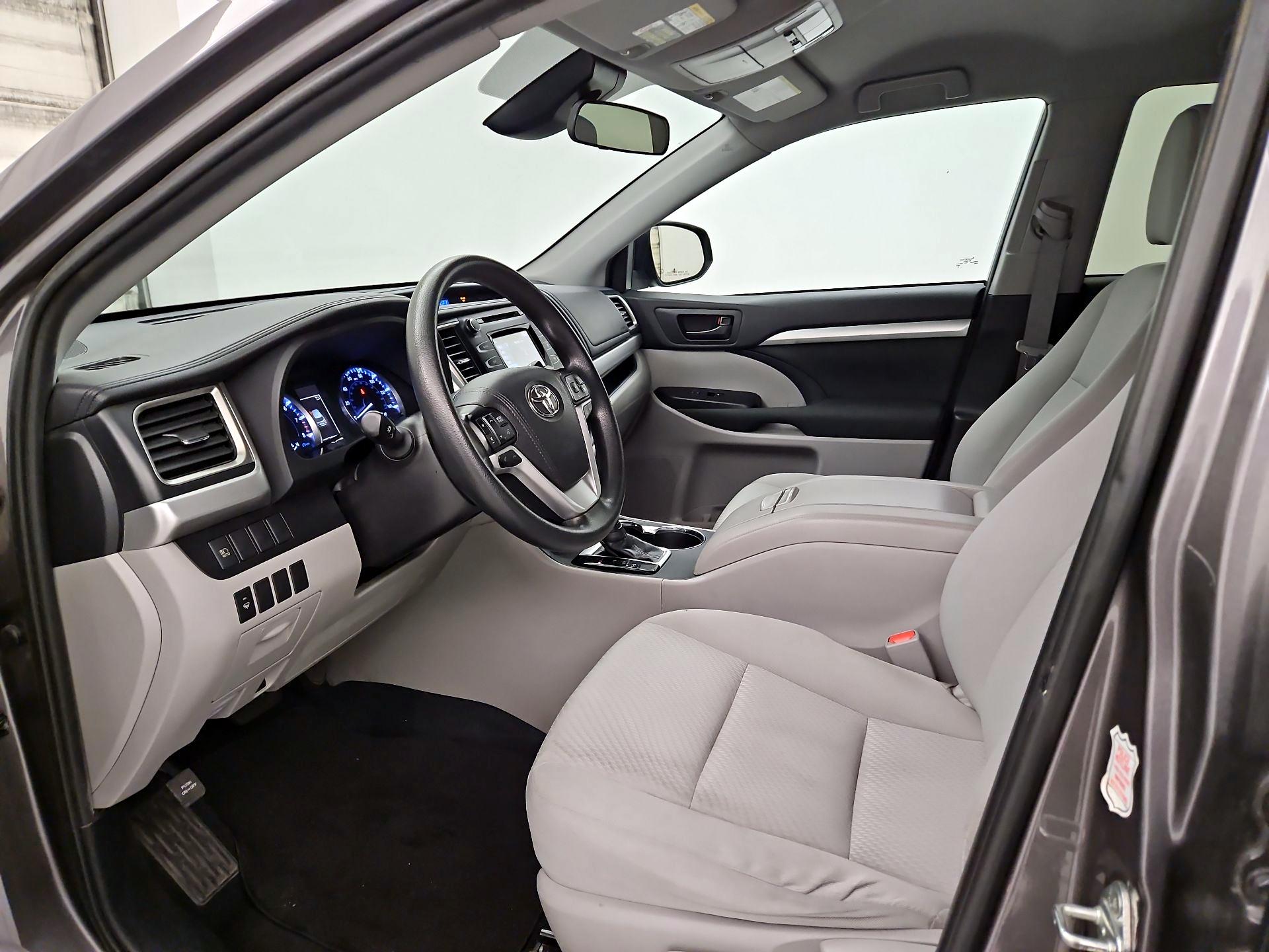 Thumbnail: 2019 Toyota Highlander - 11