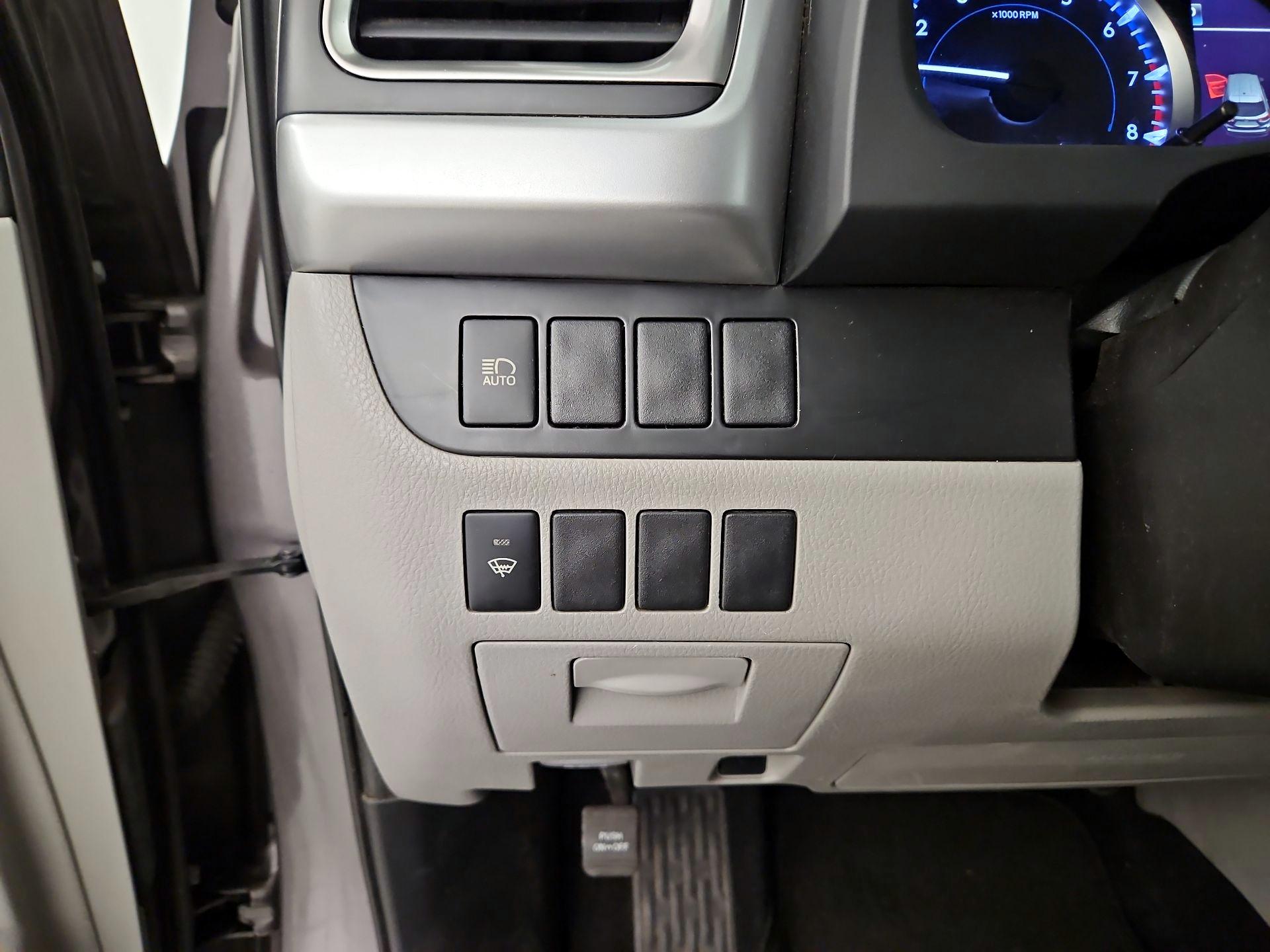 Thumbnail: 2019 Toyota Highlander - 13