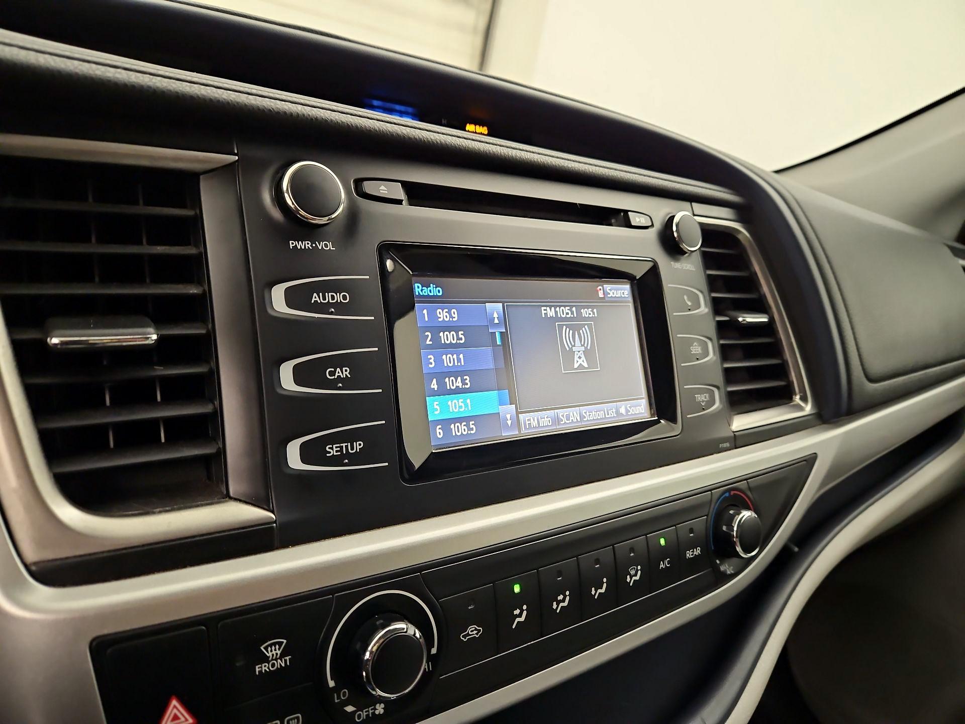 Thumbnail: 2019 Toyota Highlander - 15