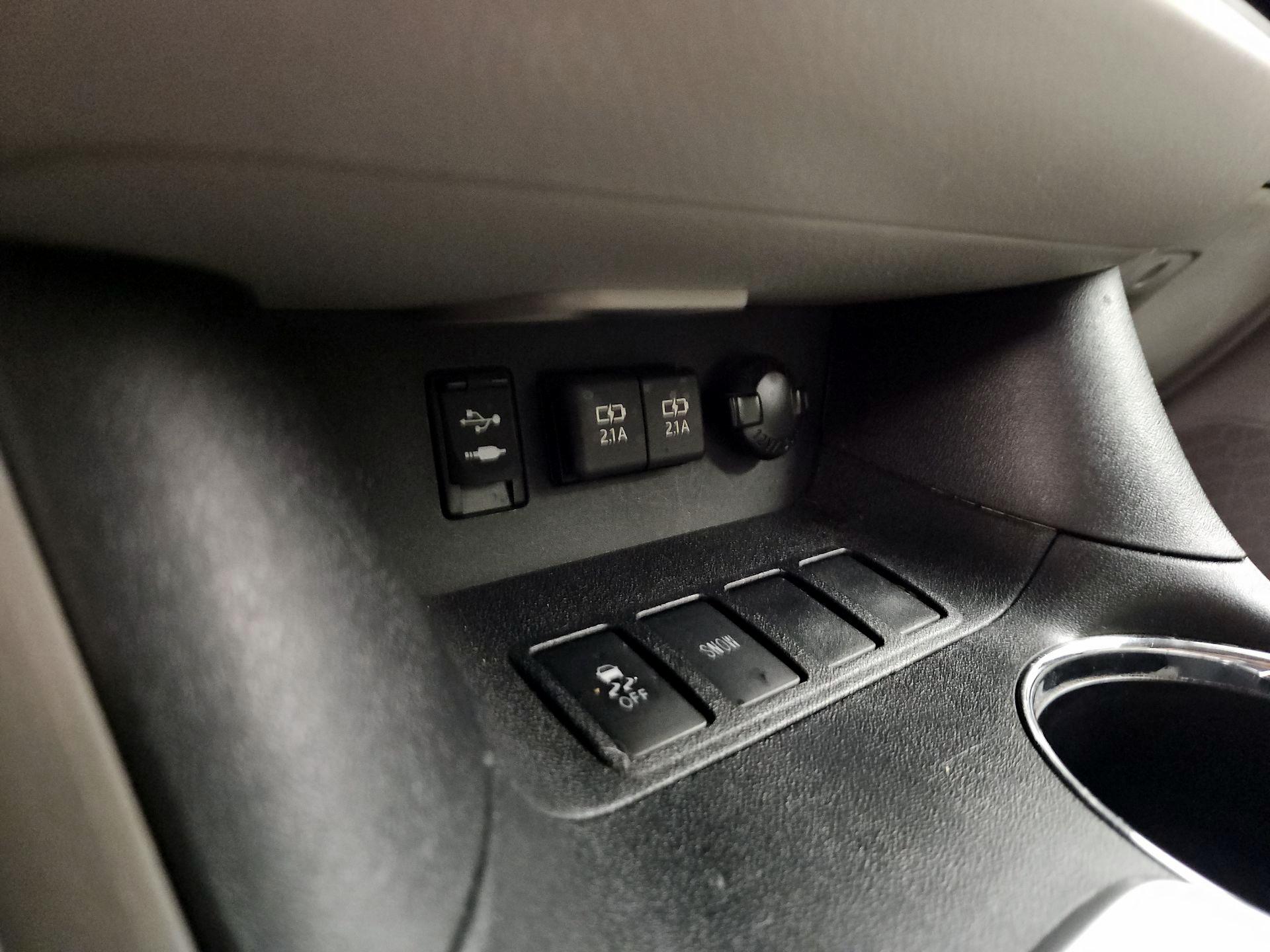 Thumbnail: 2019 Toyota Highlander - 18