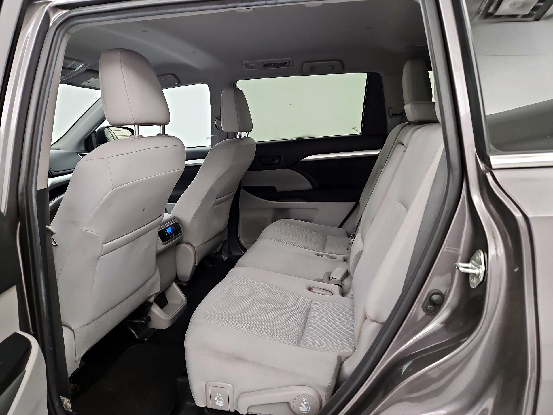 Thumbnail: 2019 Toyota Highlander - 19