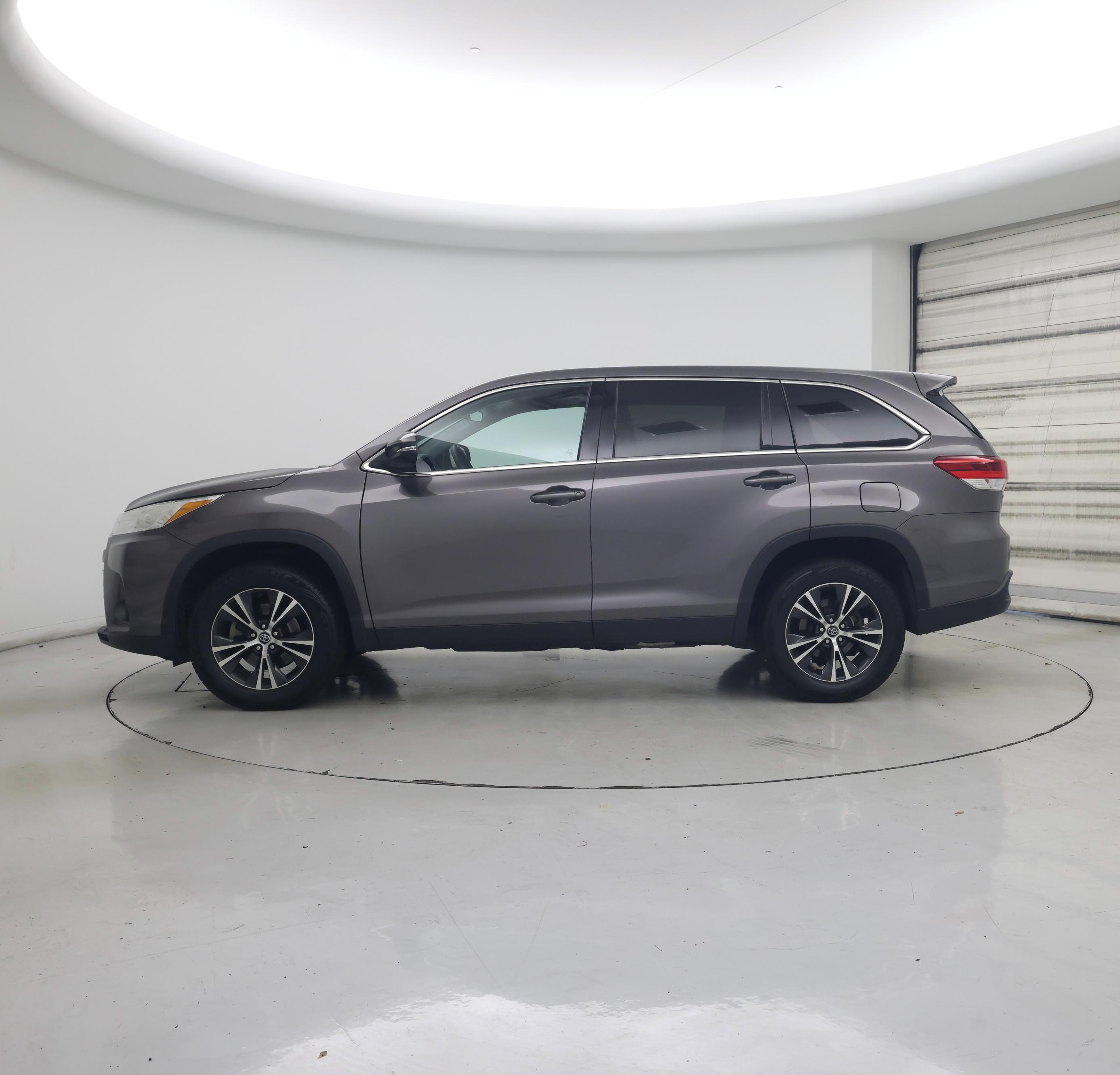 Thumbnail: 2019 Toyota Highlander - 3