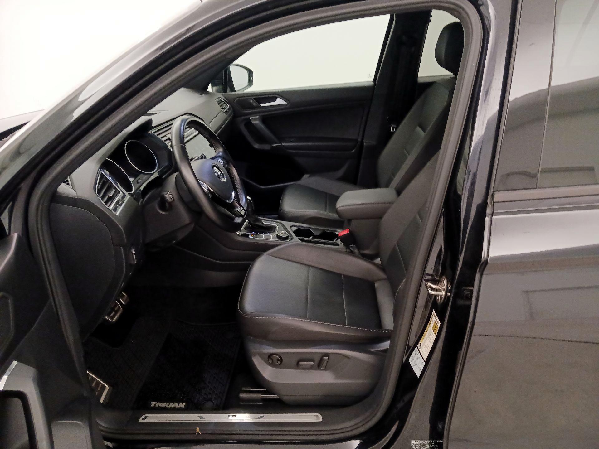 Thumbnail: 2020 Volkswagen Tiguan - 11