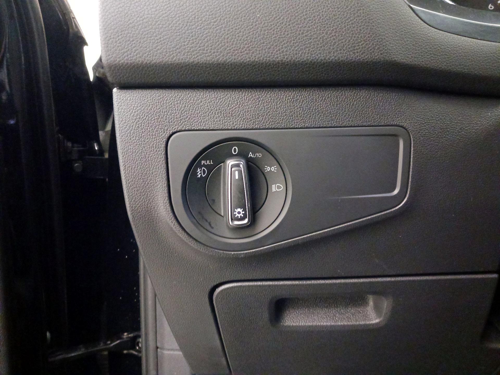 Thumbnail: 2020 Volkswagen Tiguan - 13