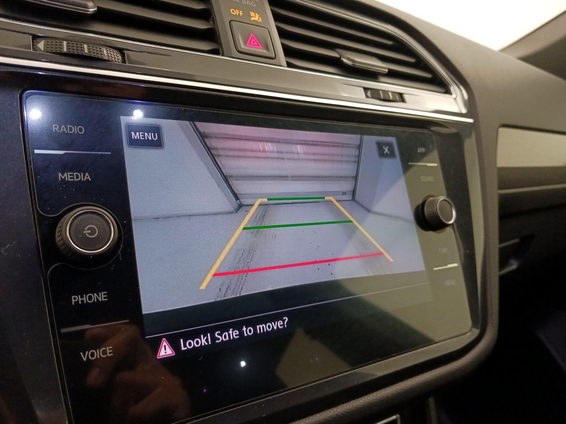 Thumbnail: 2020 Volkswagen Tiguan - 14