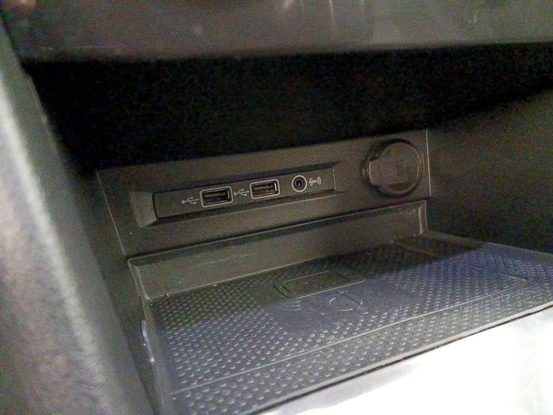 Thumbnail: 2020 Volkswagen Tiguan - 18