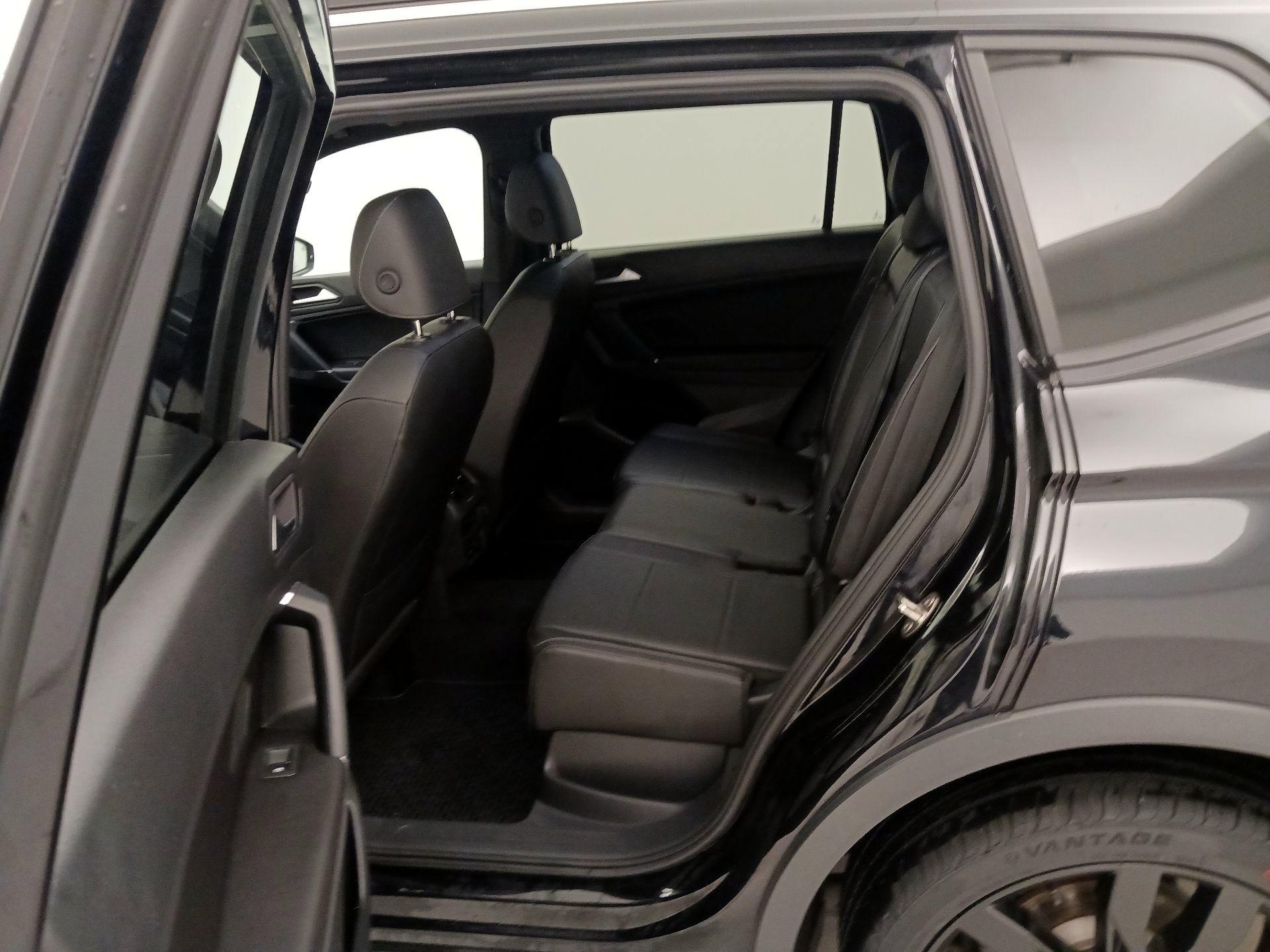 Thumbnail: 2020 Volkswagen Tiguan - 20