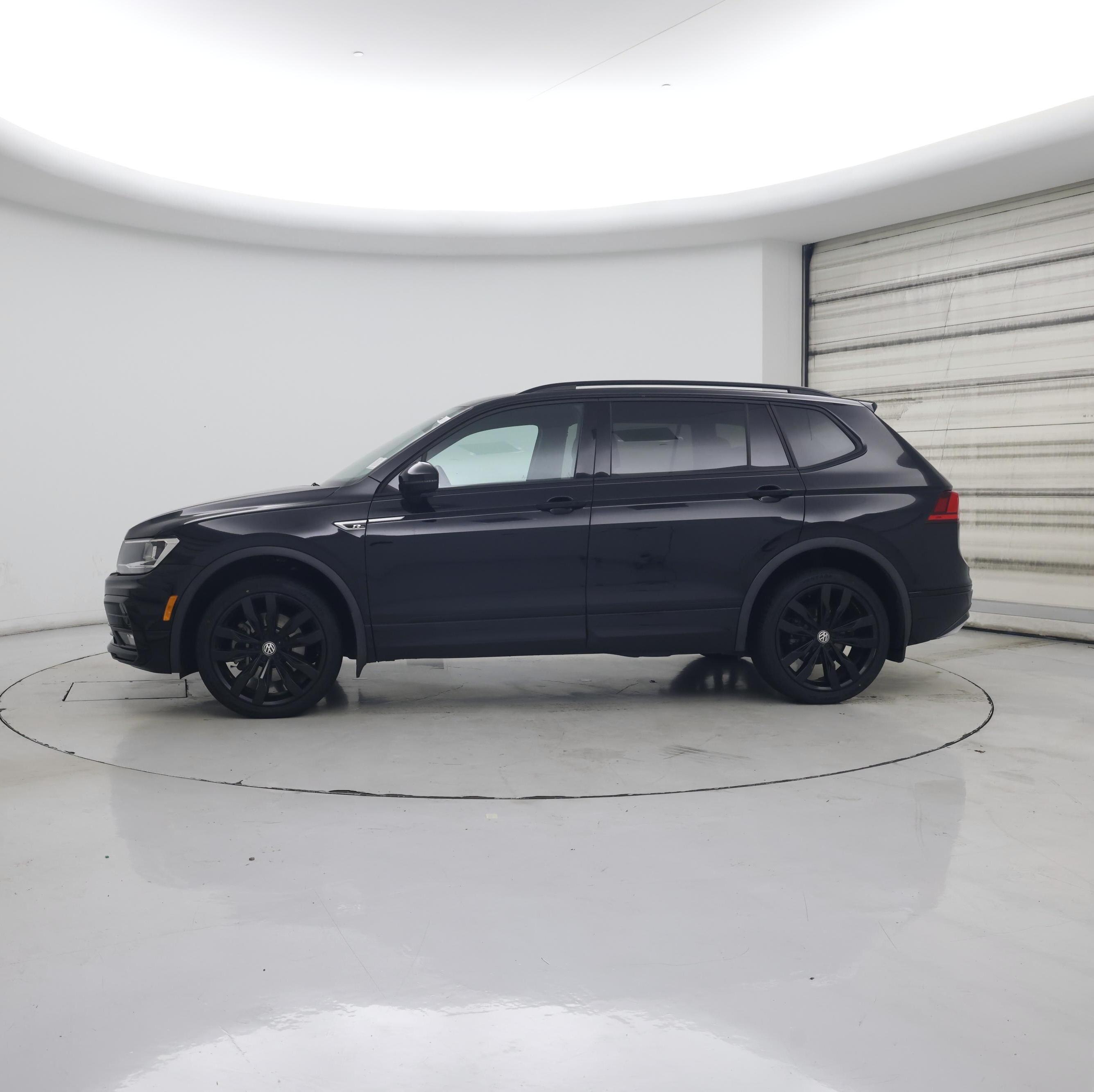 Thumbnail: 2020 Volkswagen Tiguan - 3