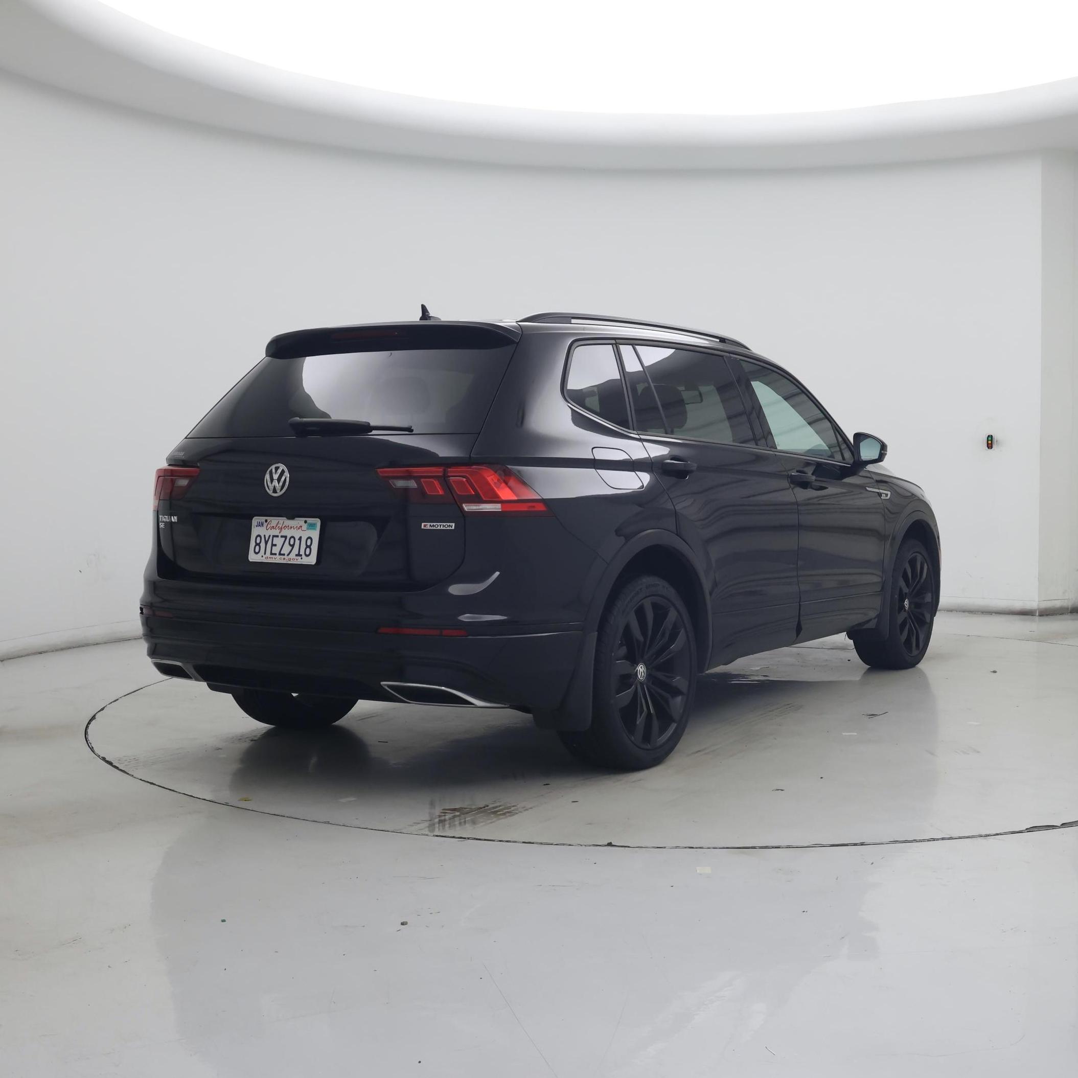 Thumbnail: 2020 Volkswagen Tiguan - 8