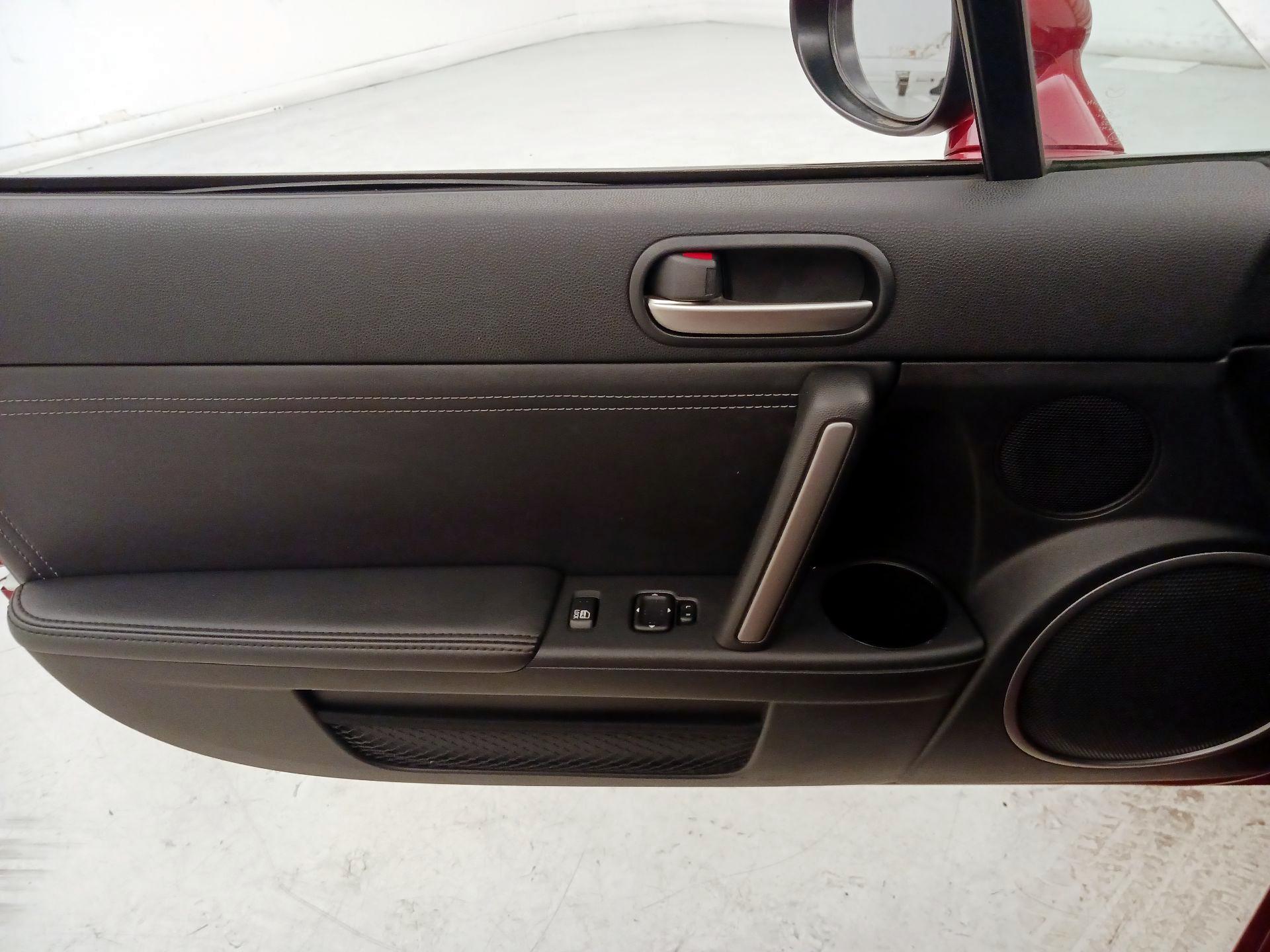 Thumbnail: 2015 Mazda MX-5 Miata - 12