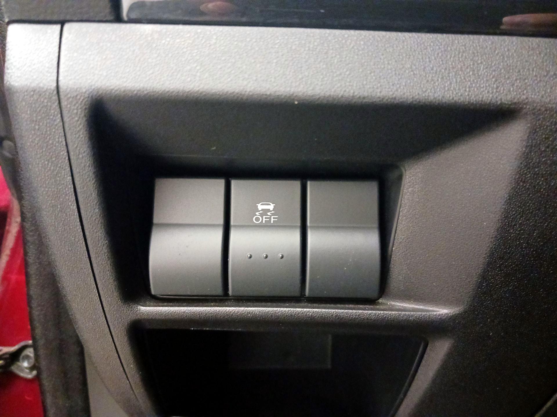 Thumbnail: 2015 Mazda MX-5 Miata - 13