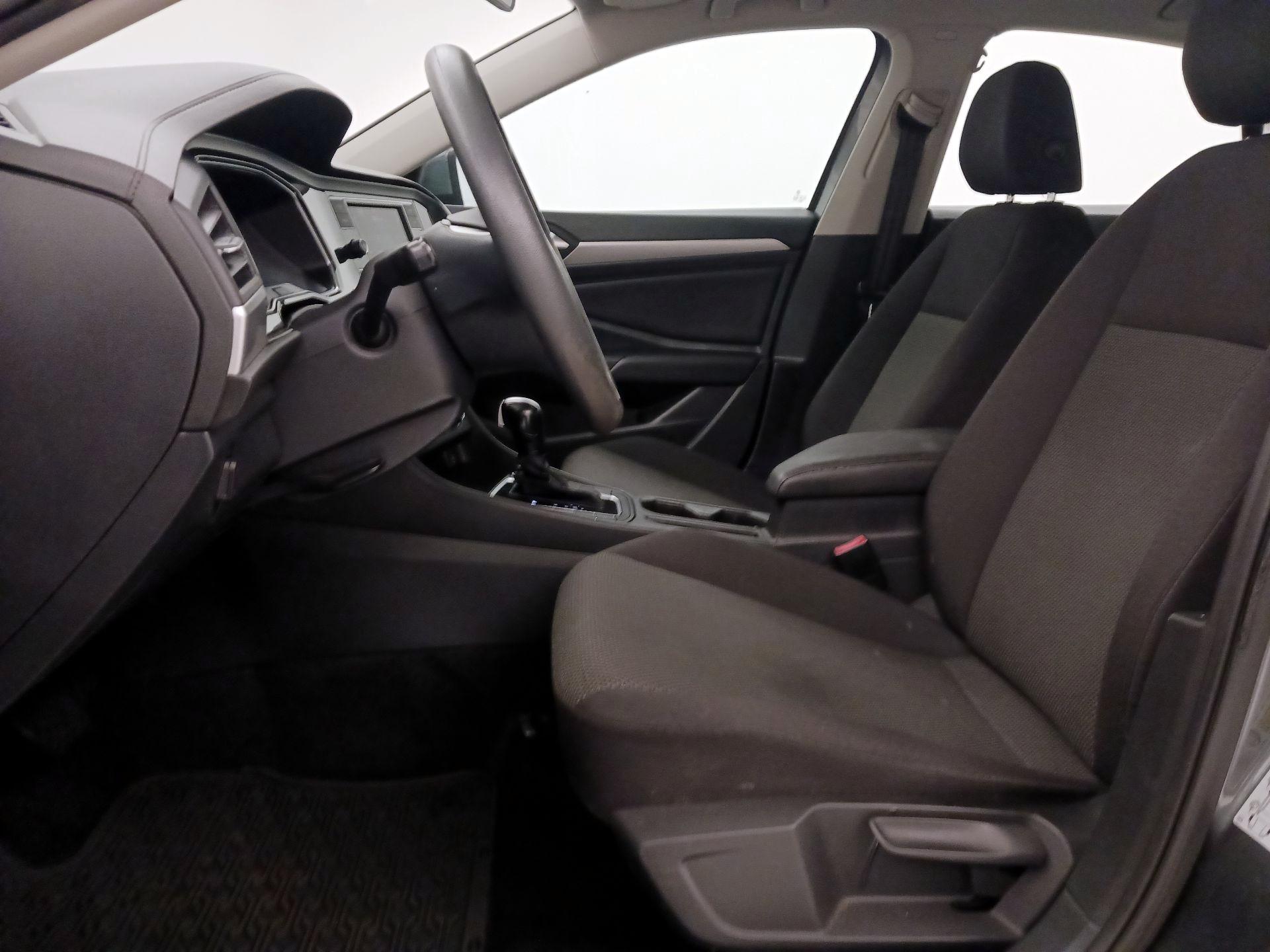 Thumbnail: 2019 Volkswagen Jetta - 11
