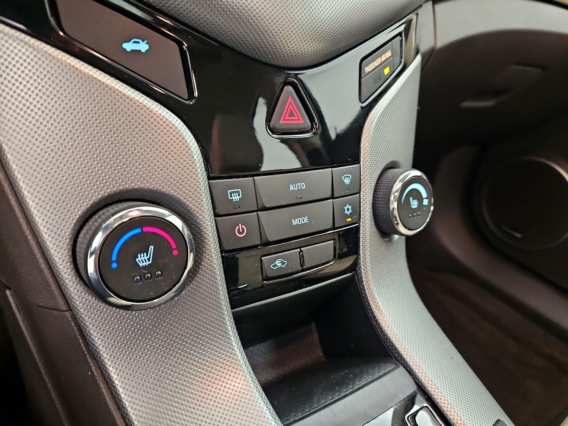 Thumbnail: 2015 Chevrolet Cruze - 16