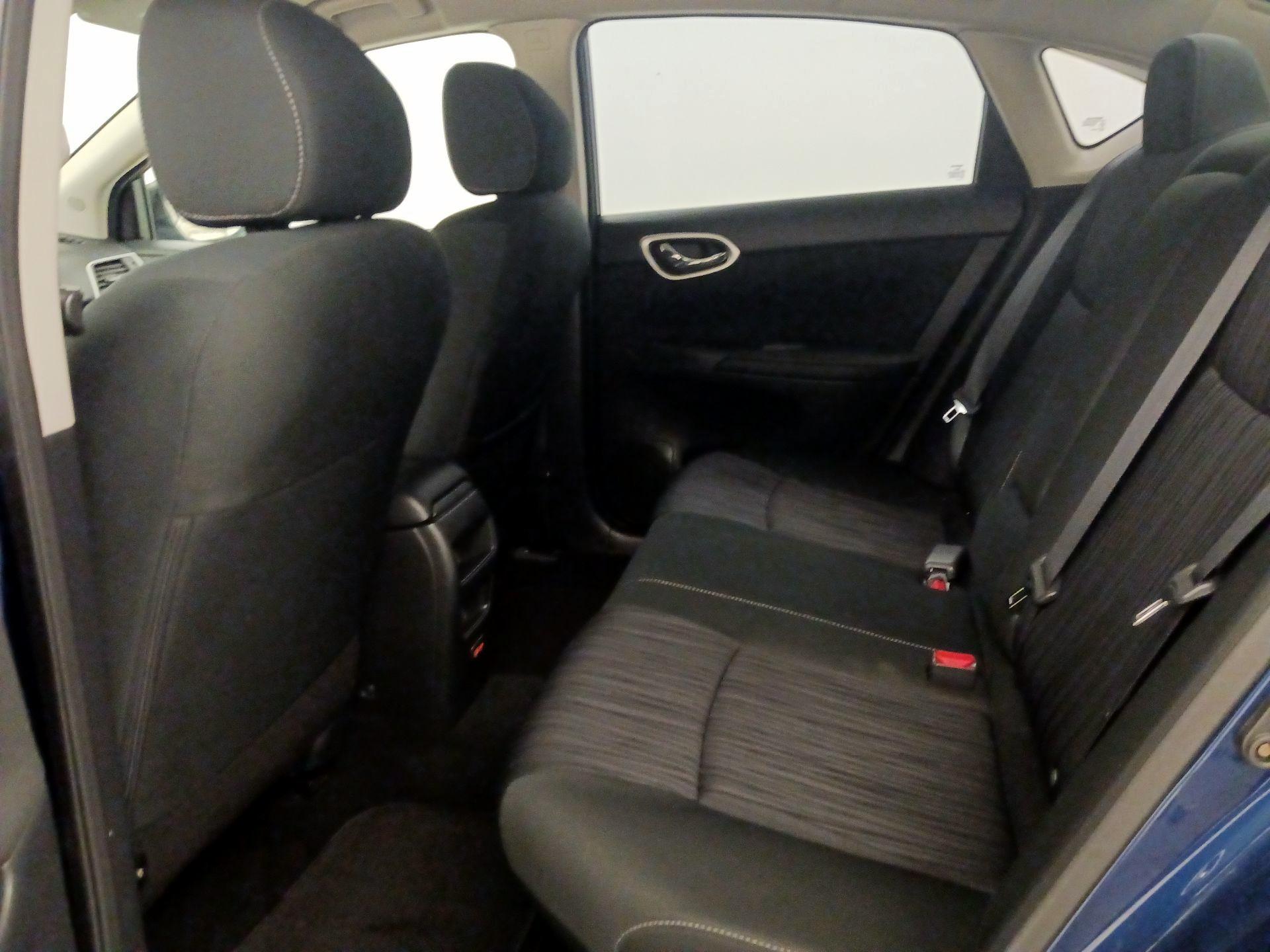 Thumbnail: 2019 Nissan Sentra - 19