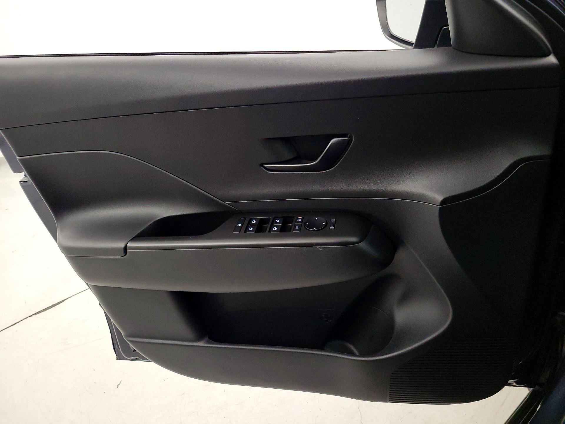 Thumbnail: 2025 Hyundai Kona - 12