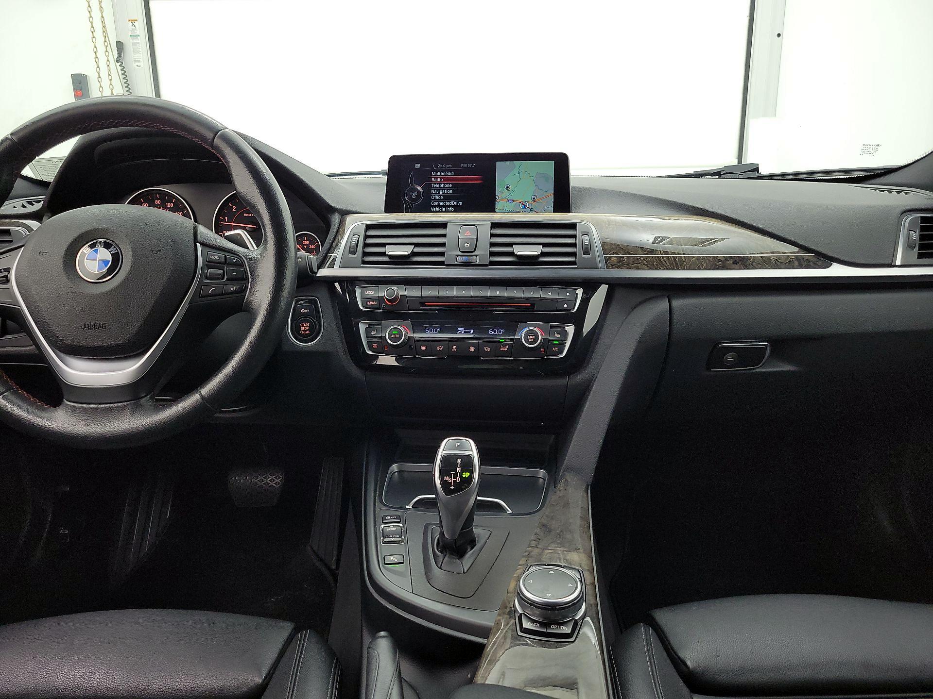 Thumbnail: 2016 BMW 3 Series - 9