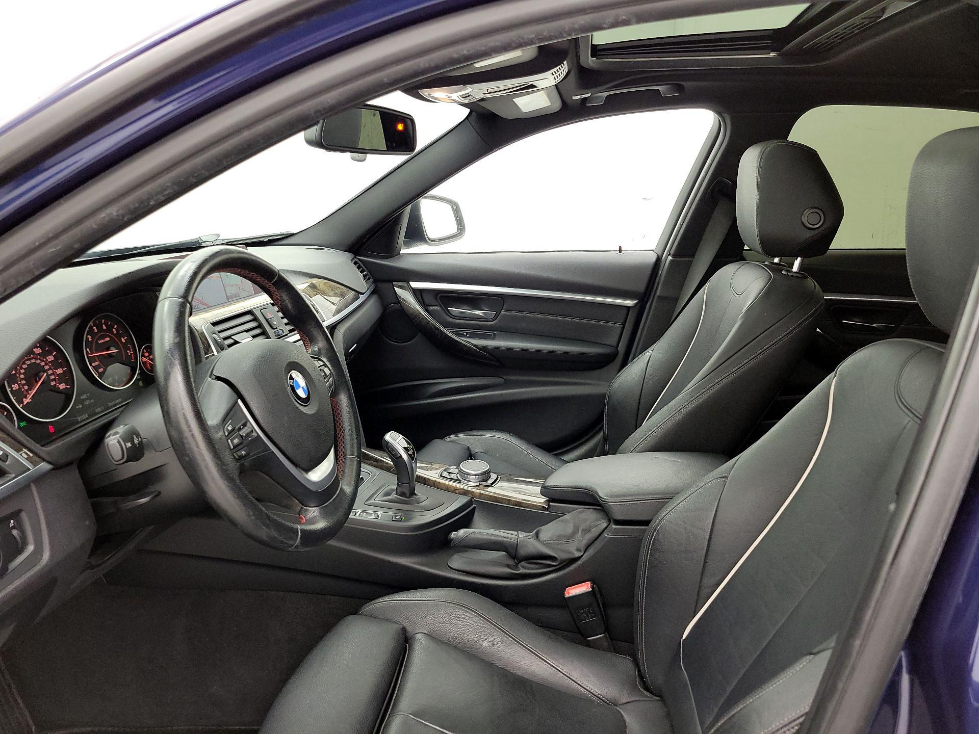 Thumbnail: 2016 BMW 3 Series - 11