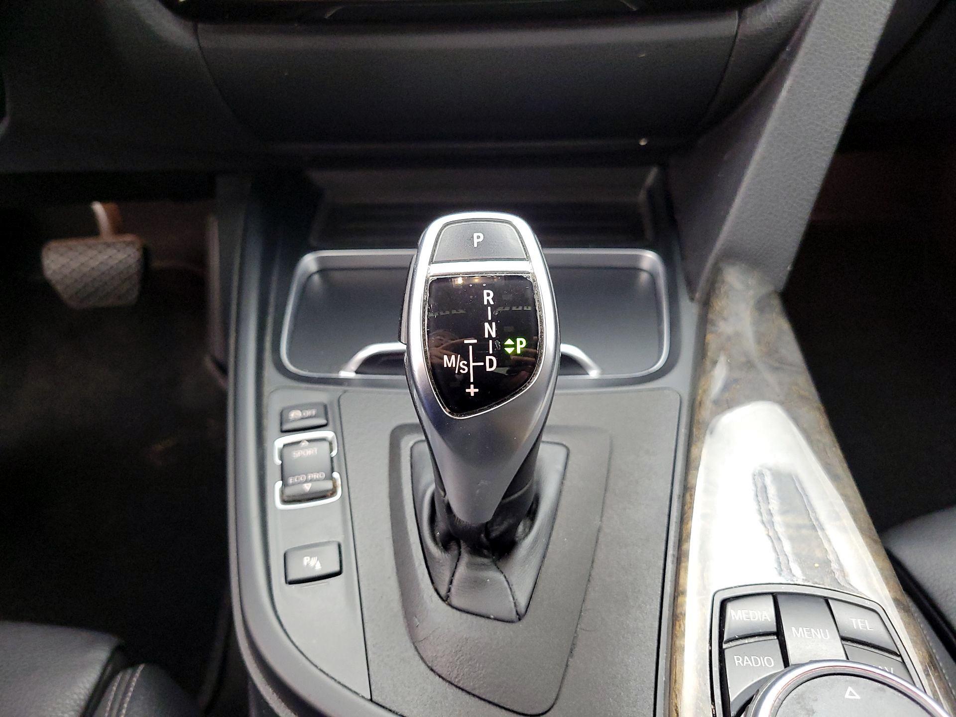 Thumbnail: 2016 BMW 3 Series - 18