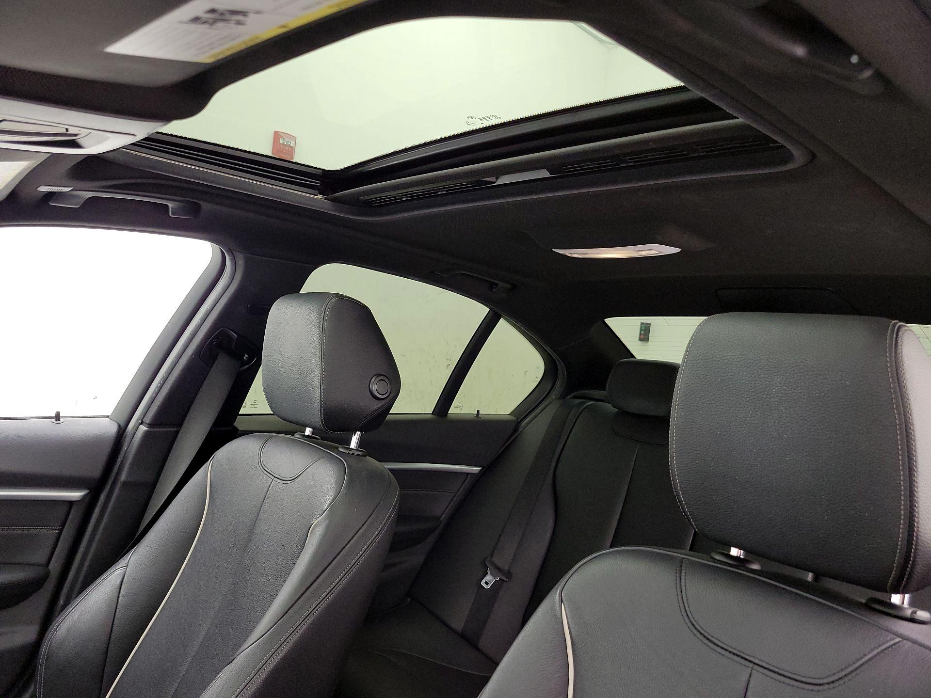 Thumbnail: 2016 BMW 3 Series - 20