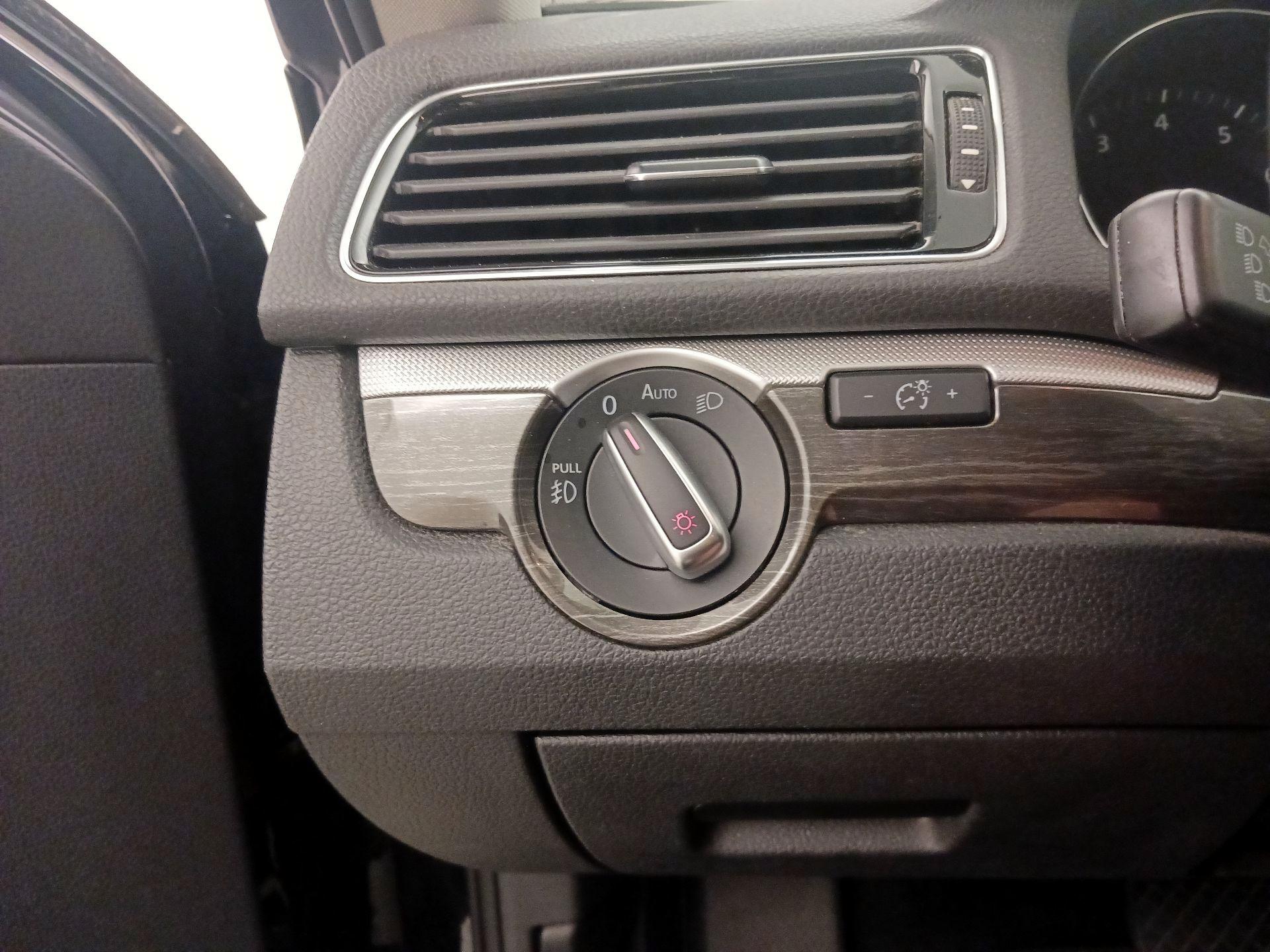 Thumbnail: 2018 Volkswagen Passat - 13