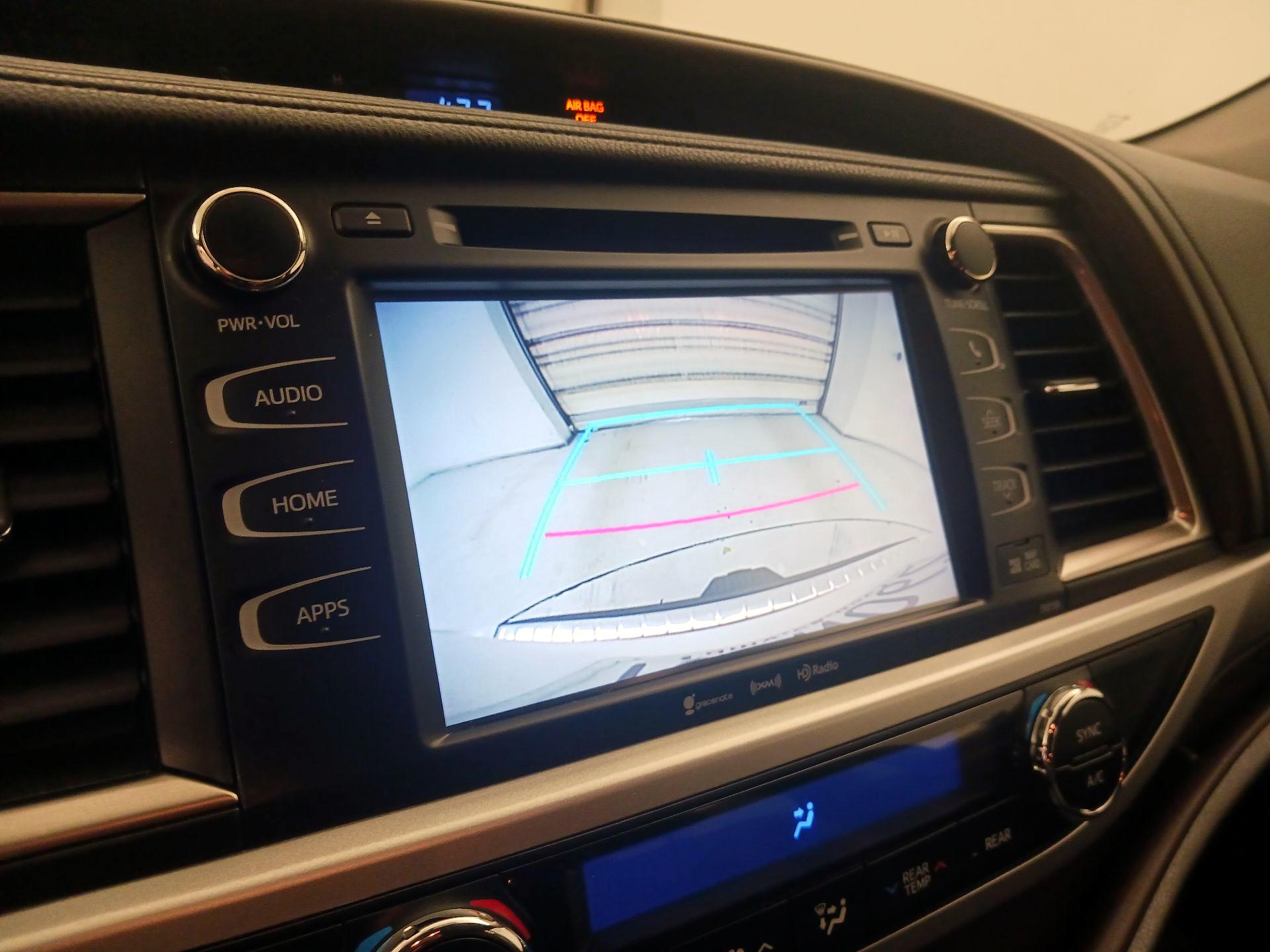 Thumbnail: 2016 Toyota Highlander - 13