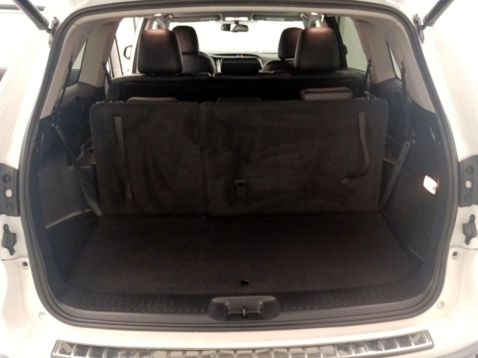 Thumbnail: 2016 Toyota Highlander - 19