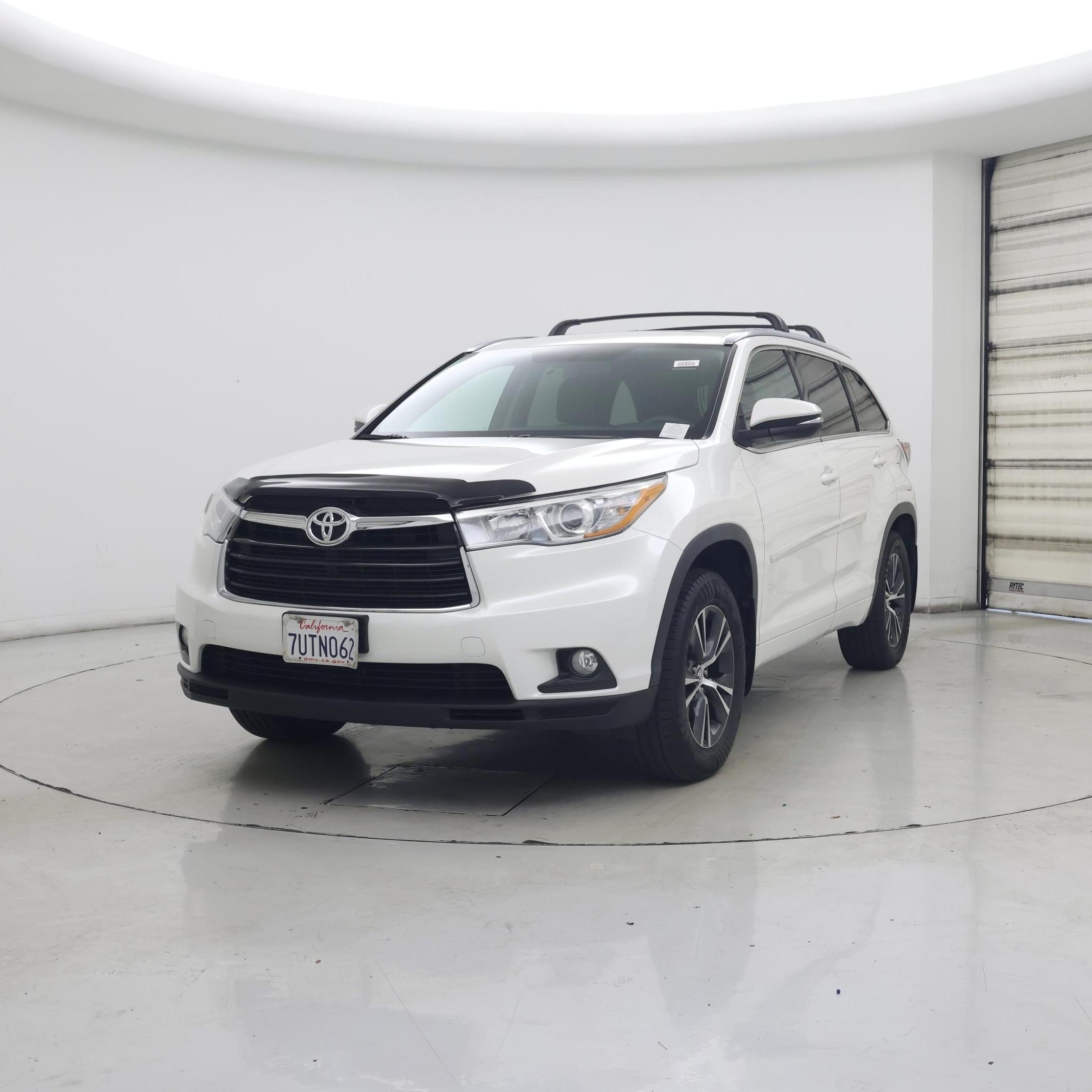 Thumbnail: 2016 Toyota Highlander - 4