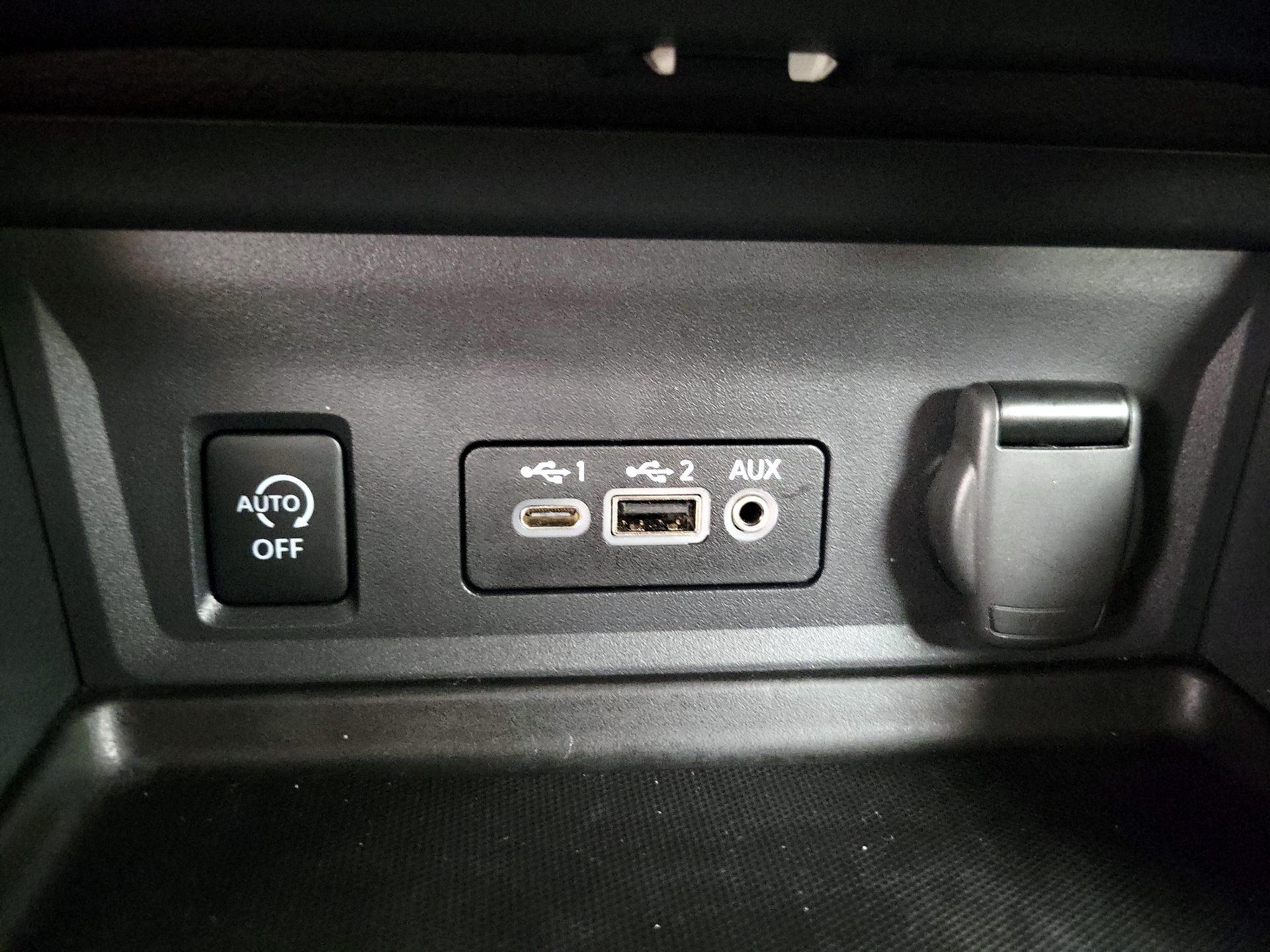 Thumbnail: 2025 Nissan Sentra - 18