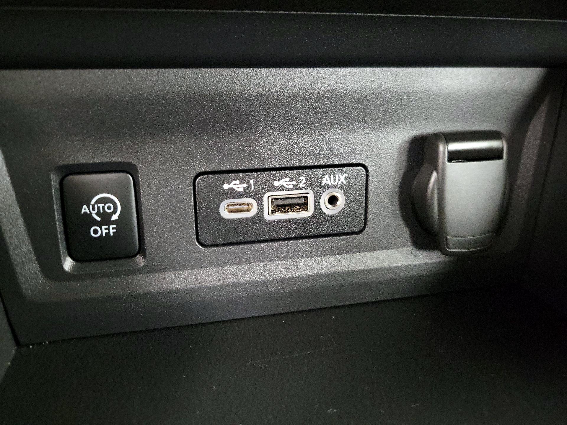 Thumbnail: 2025 Nissan Sentra - 18