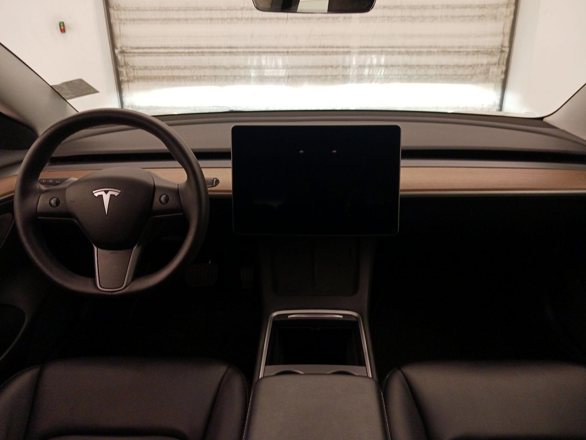 Thumbnail: 2022 Tesla Model 3 - 9