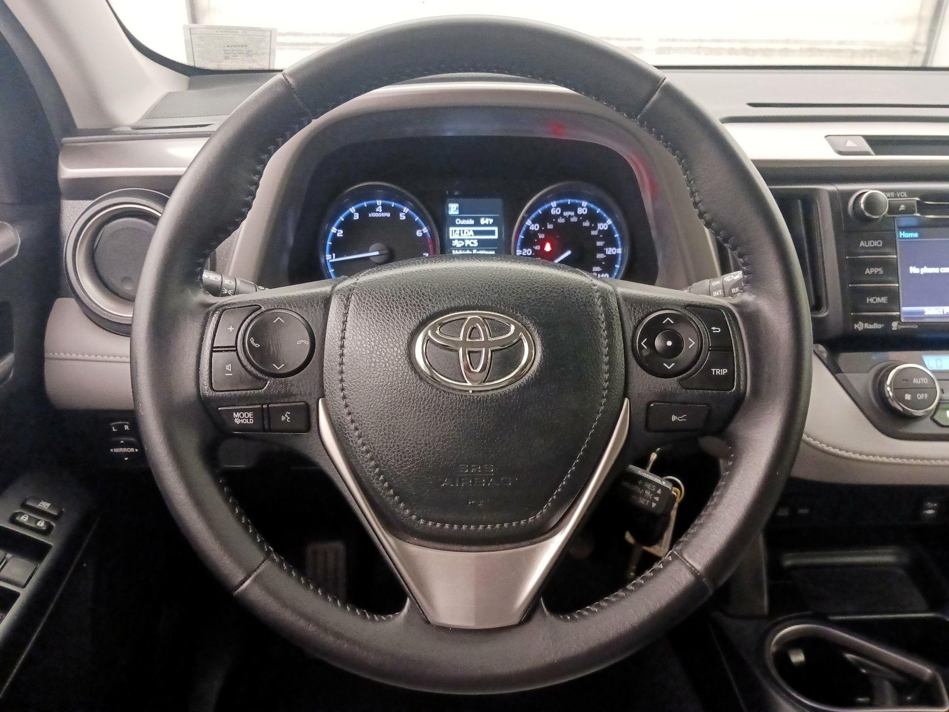 Thumbnail: 2017 Toyota RAV4 - 10