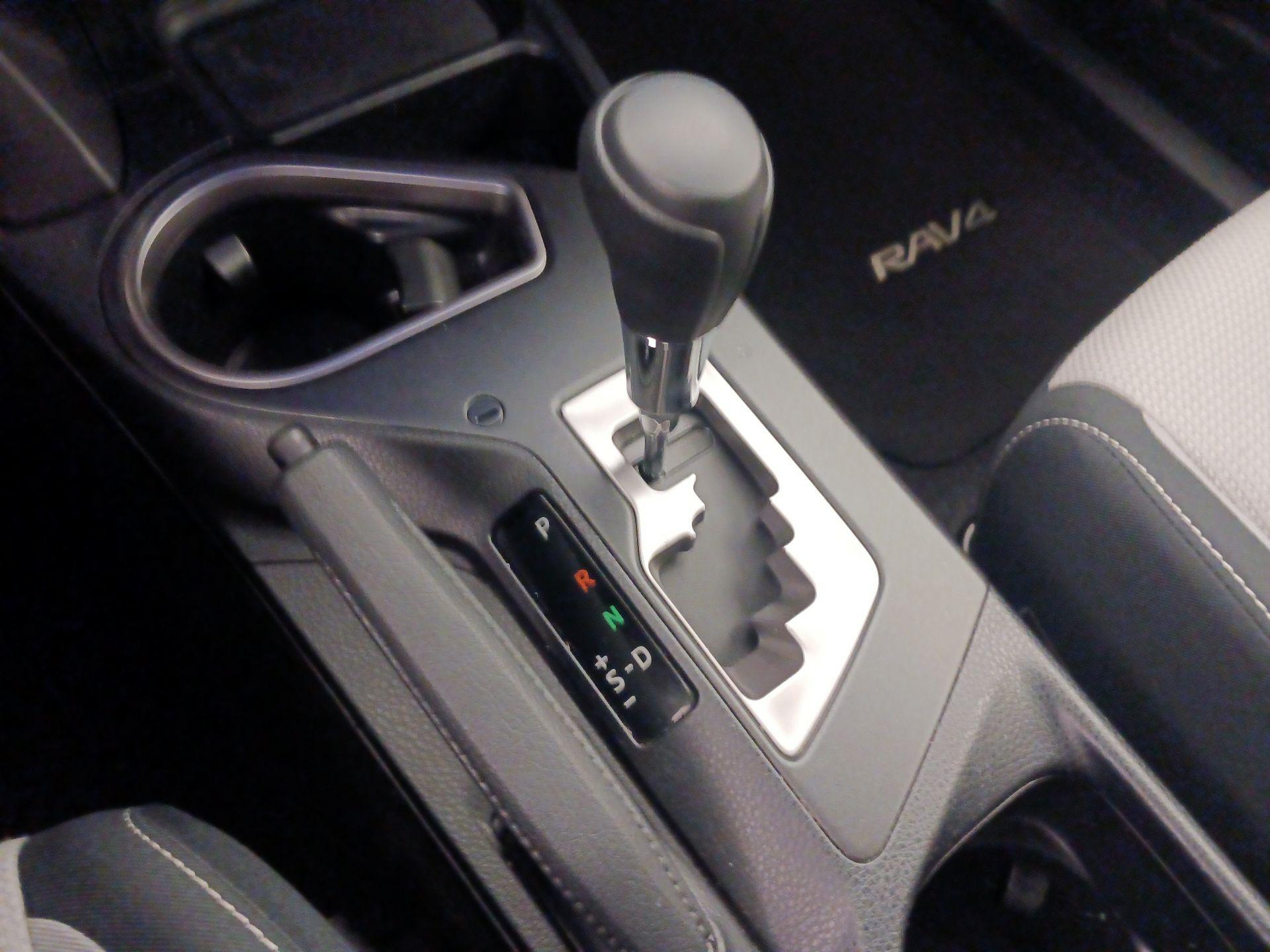 Thumbnail: 2017 Toyota RAV4 - 17