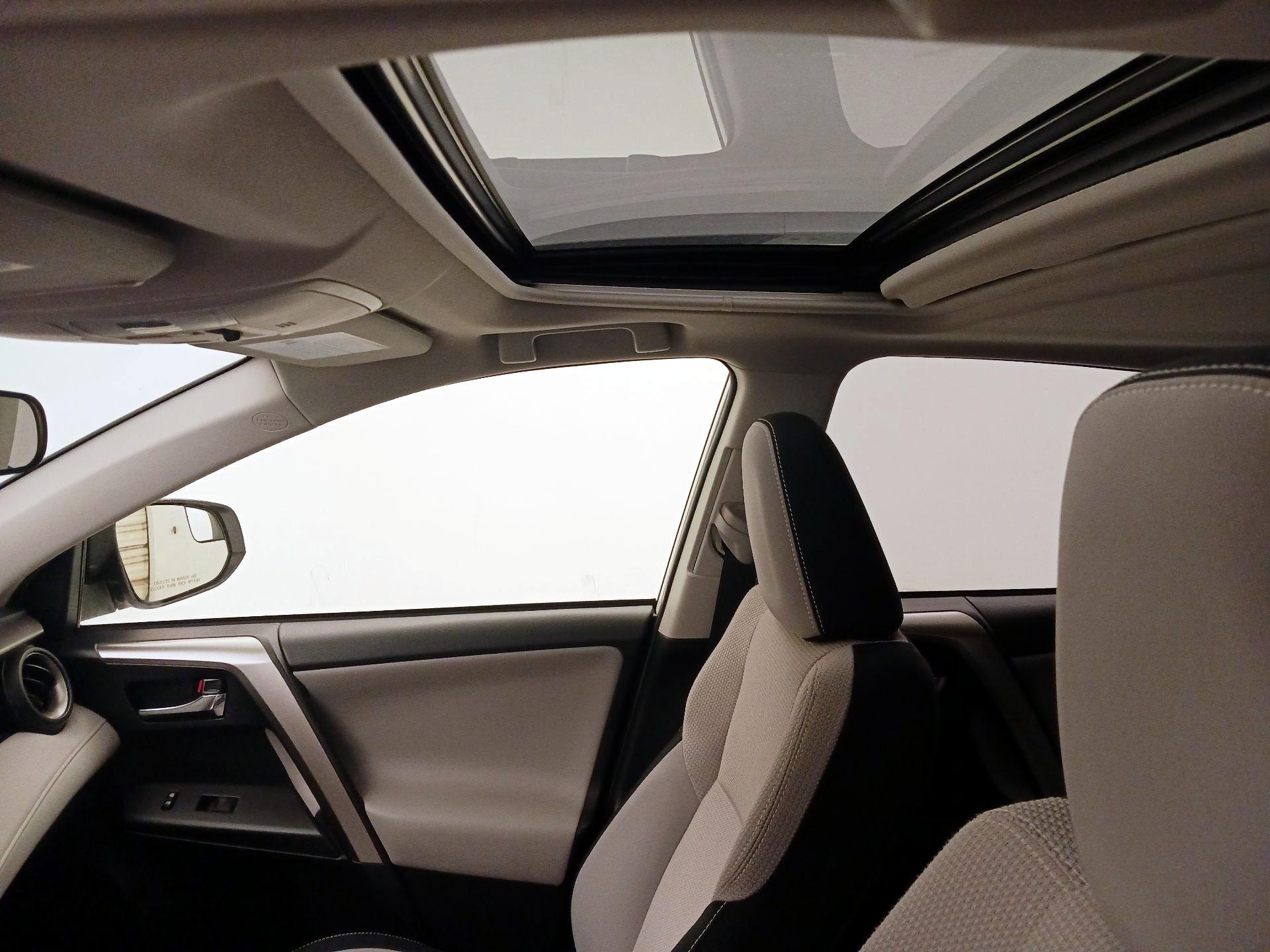 Thumbnail: 2017 Toyota RAV4 - 19