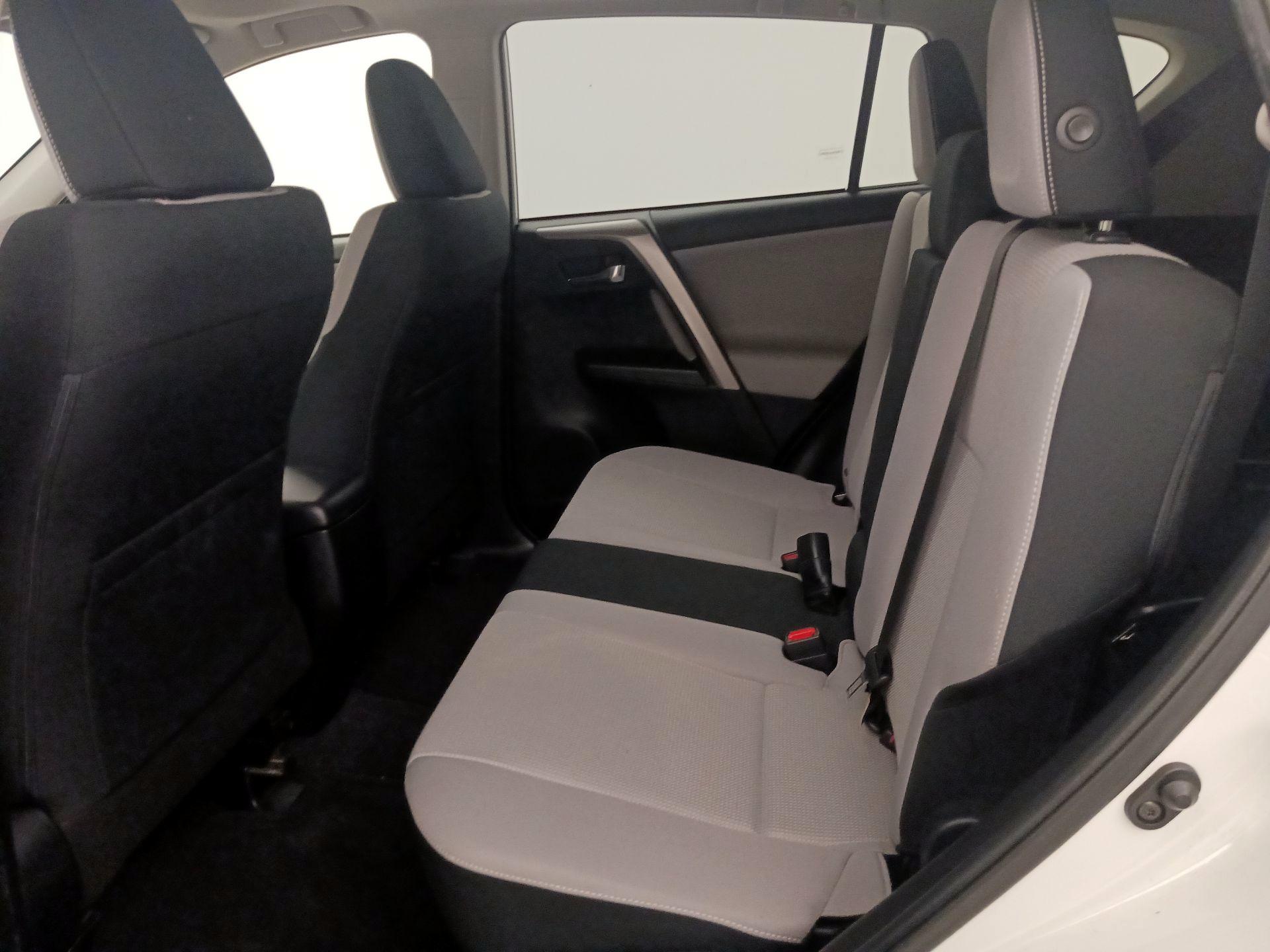 Thumbnail: 2017 Toyota RAV4 - 20