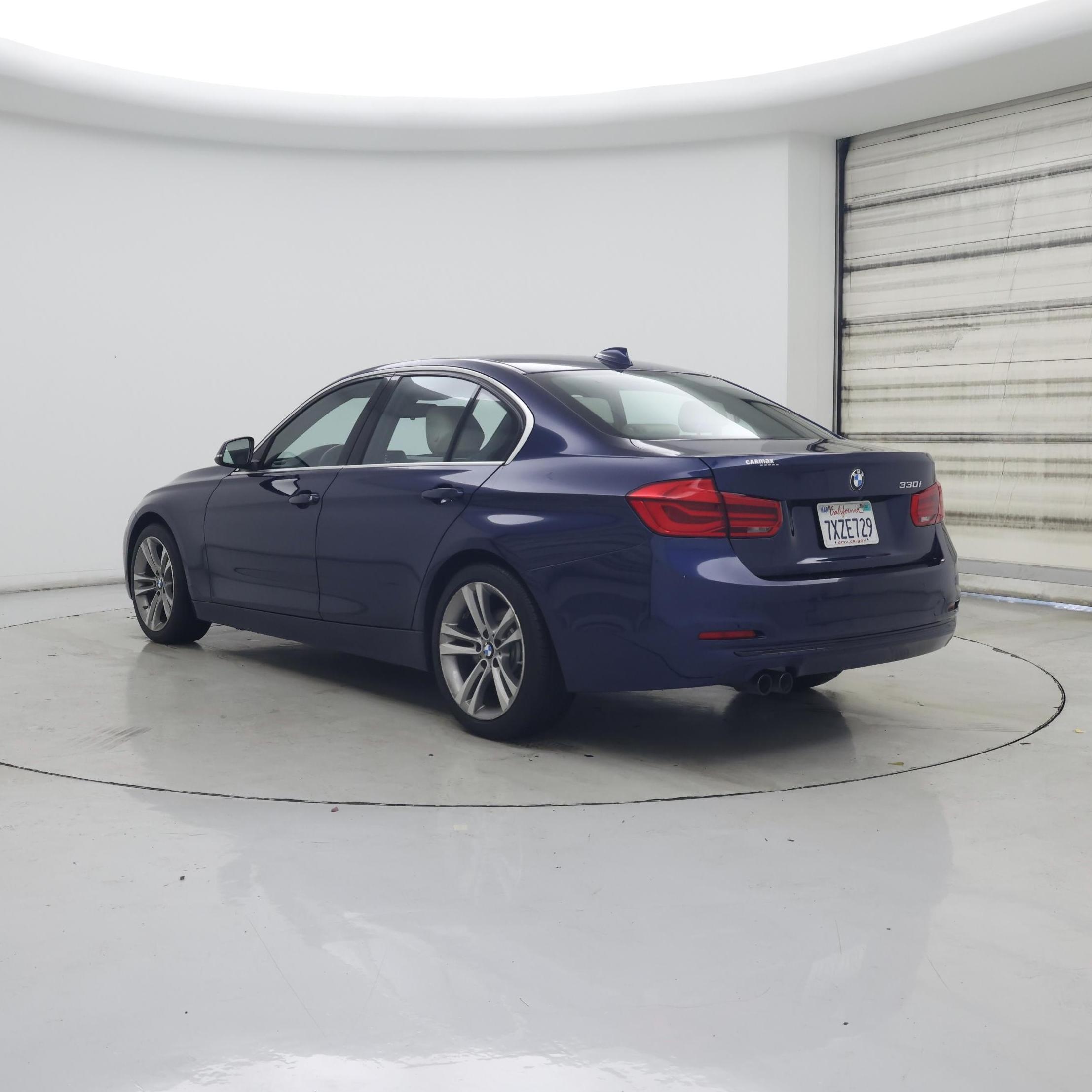 Thumbnail: 2017 BMW 3 Series - 2